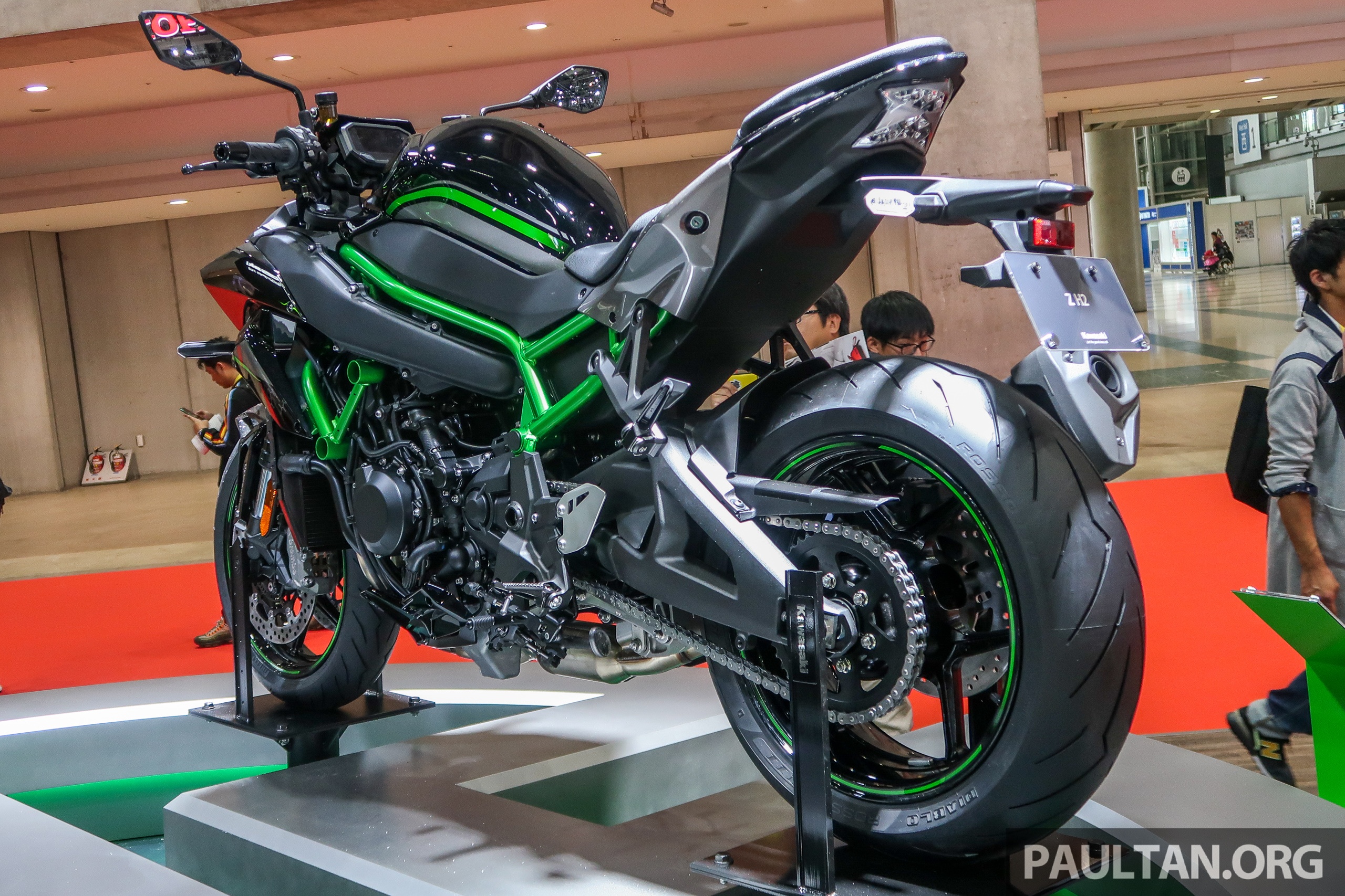 Can canh Kawasaki Z H2 anh 3