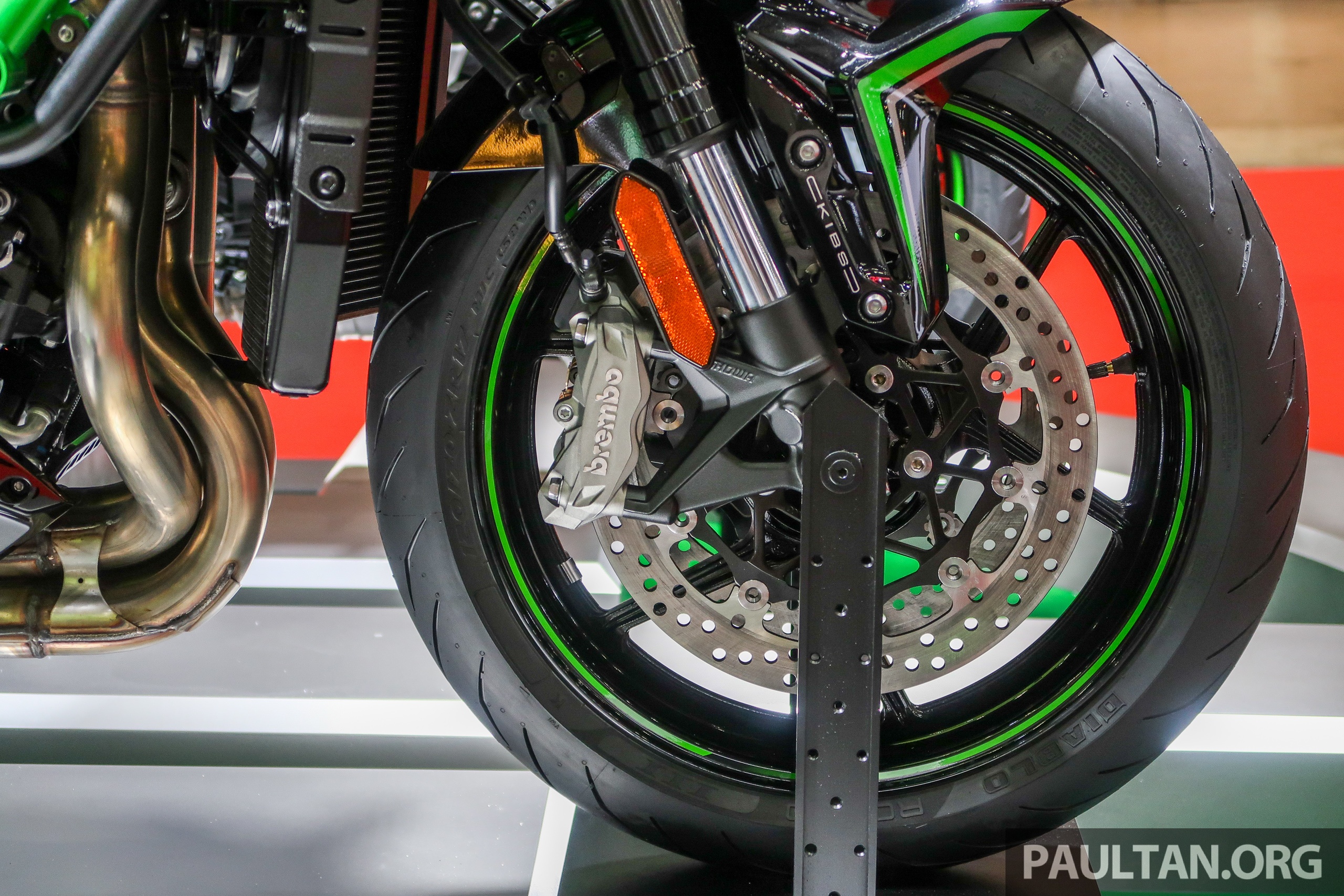 Can canh Kawasaki Z H2 anh 11