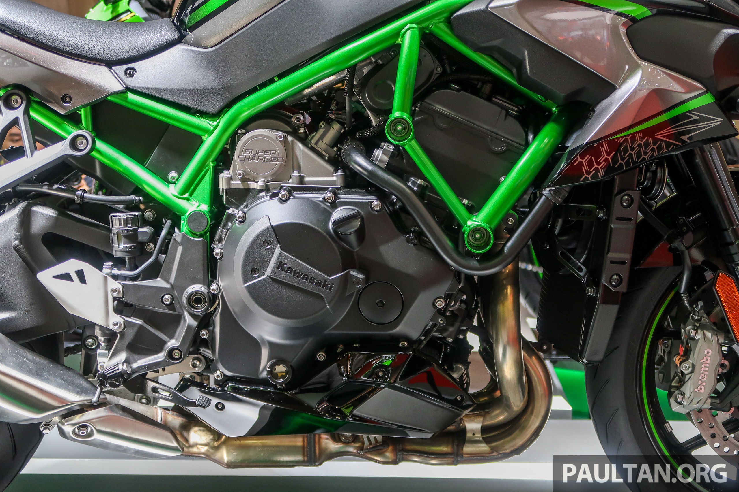 Can canh Kawasaki Z H2 anh 5