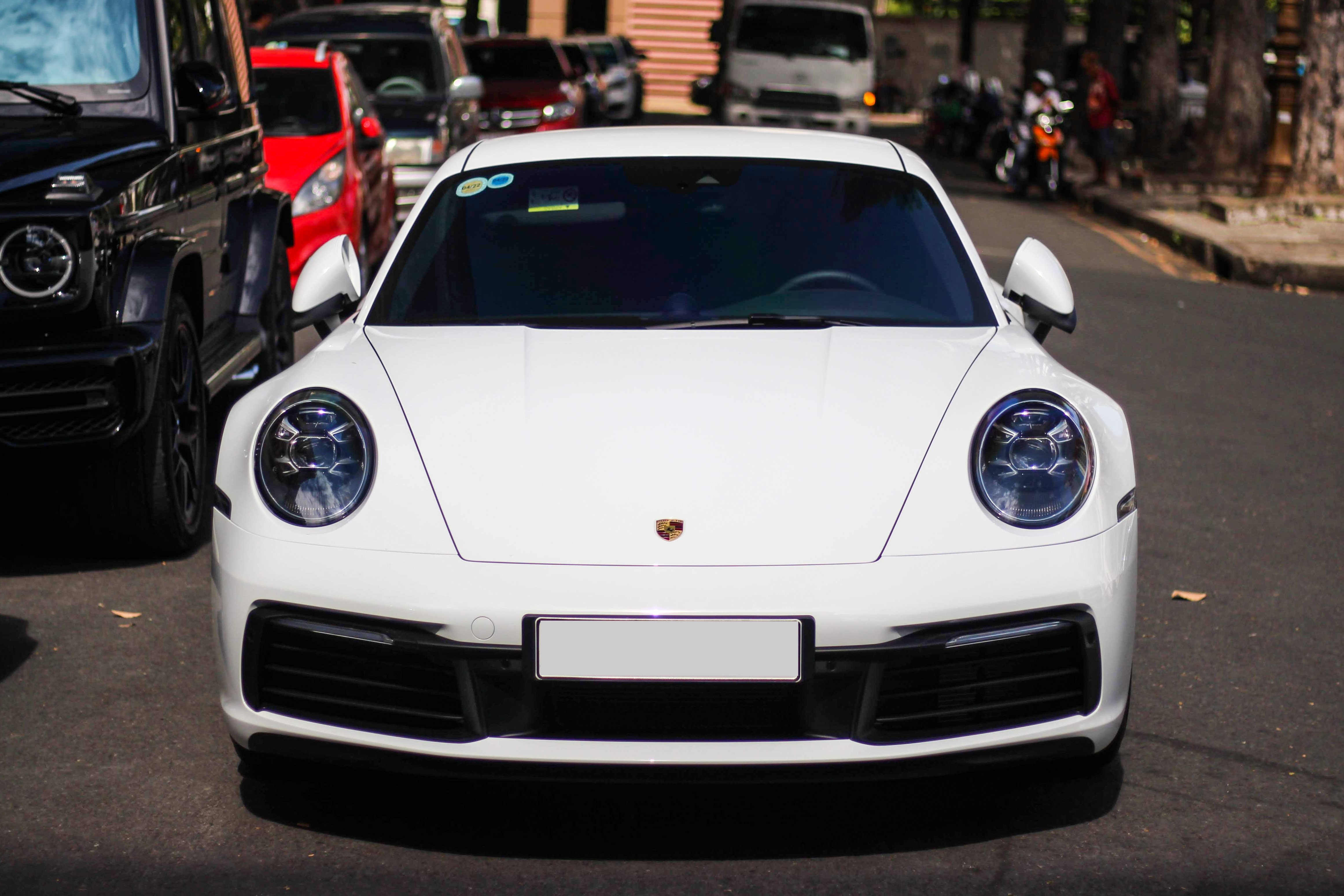 Cuong Do La tau Porsche 911 Carrera S anh 3
