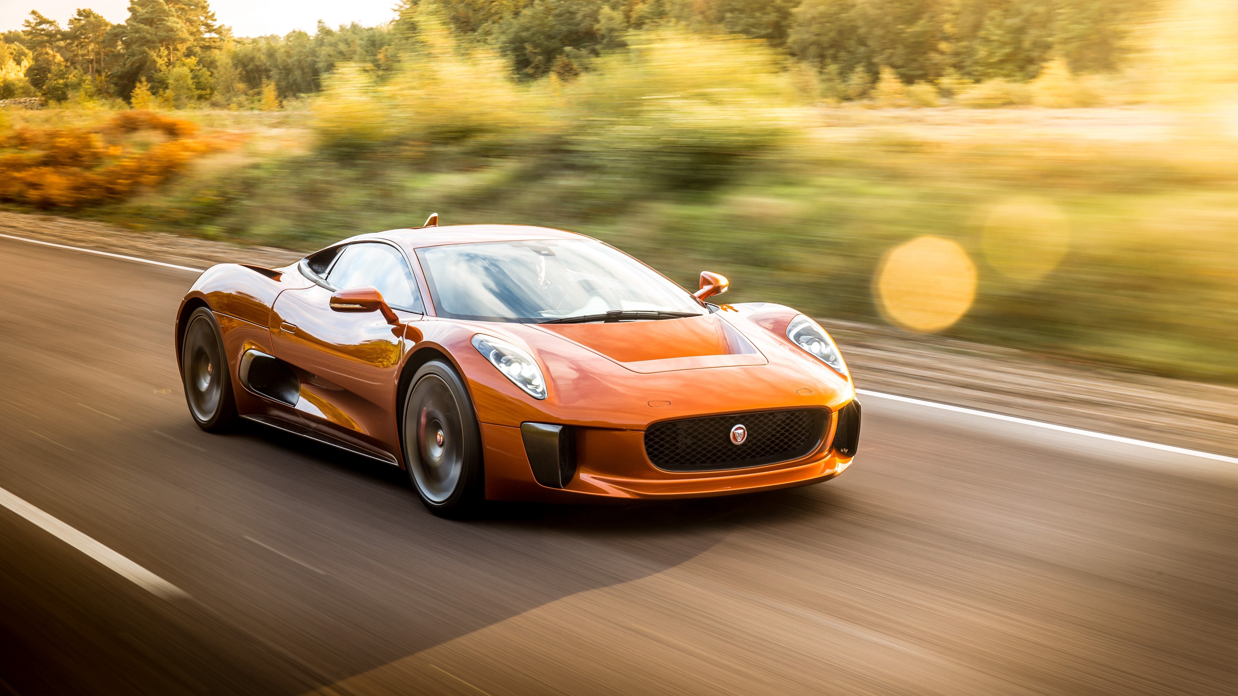 Jaguar C-X75 cua James Bond anh 17