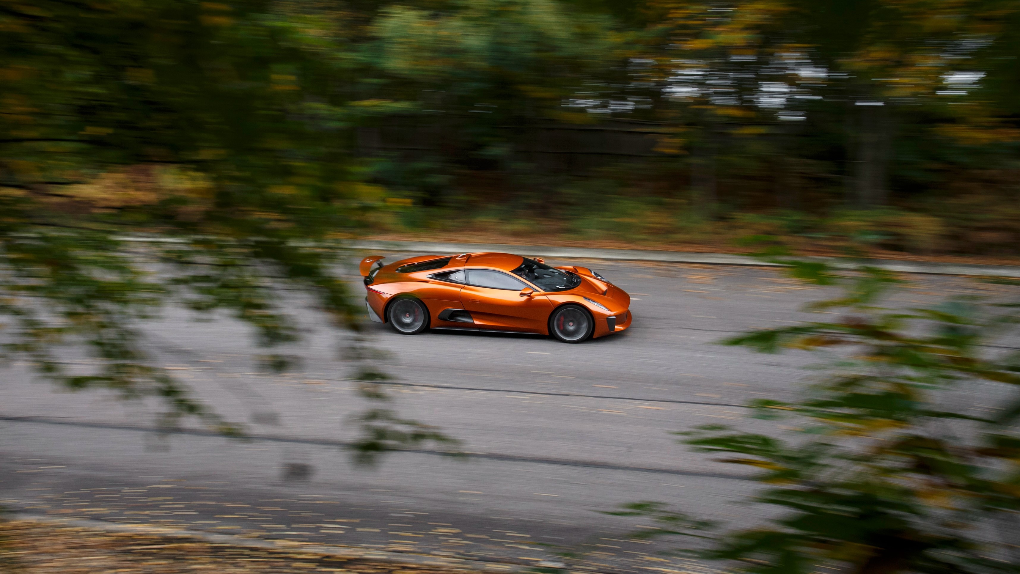 Jaguar C-X75 cua James Bond anh 20