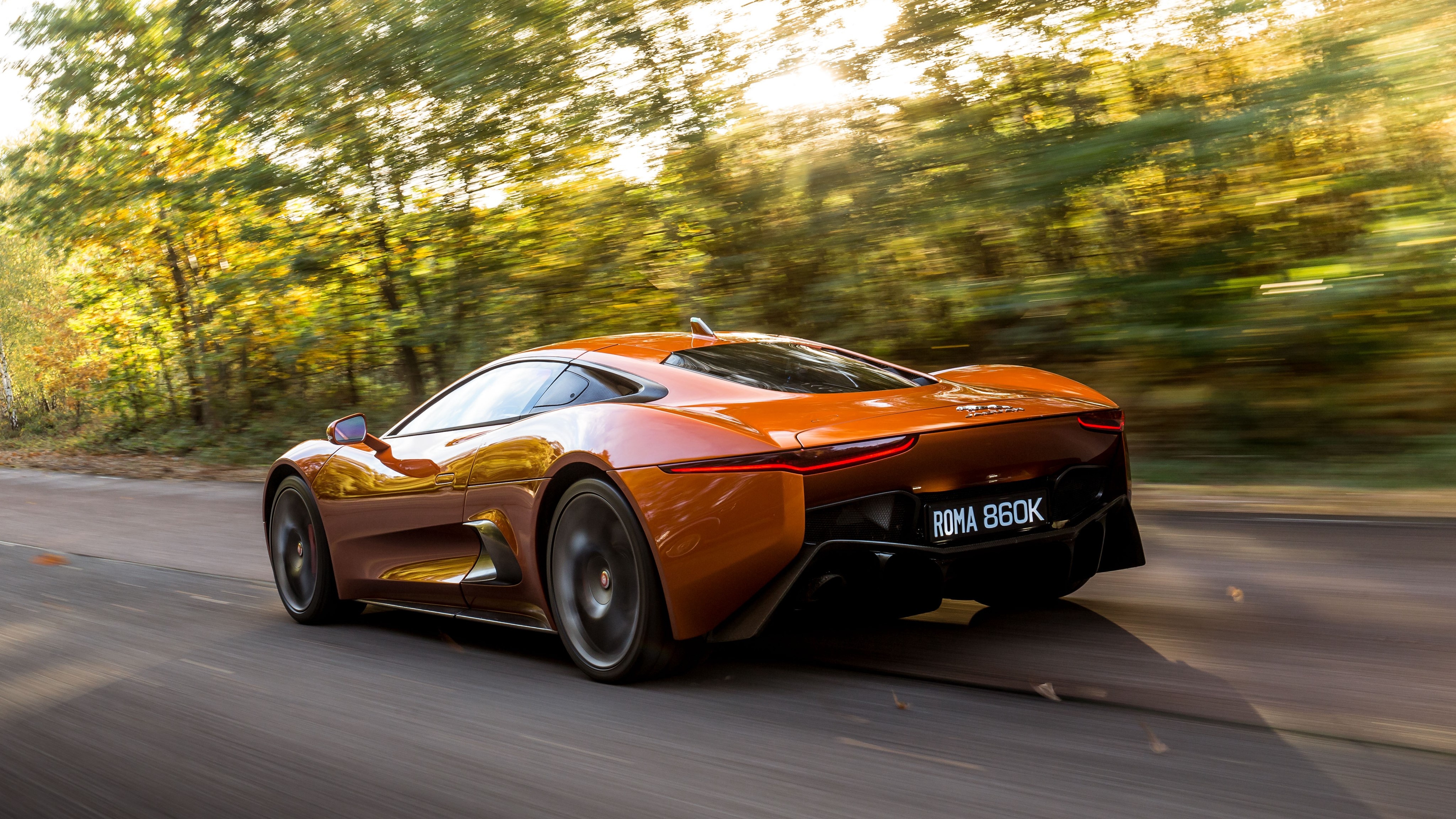 Jaguar C-X75 cua James Bond anh 21