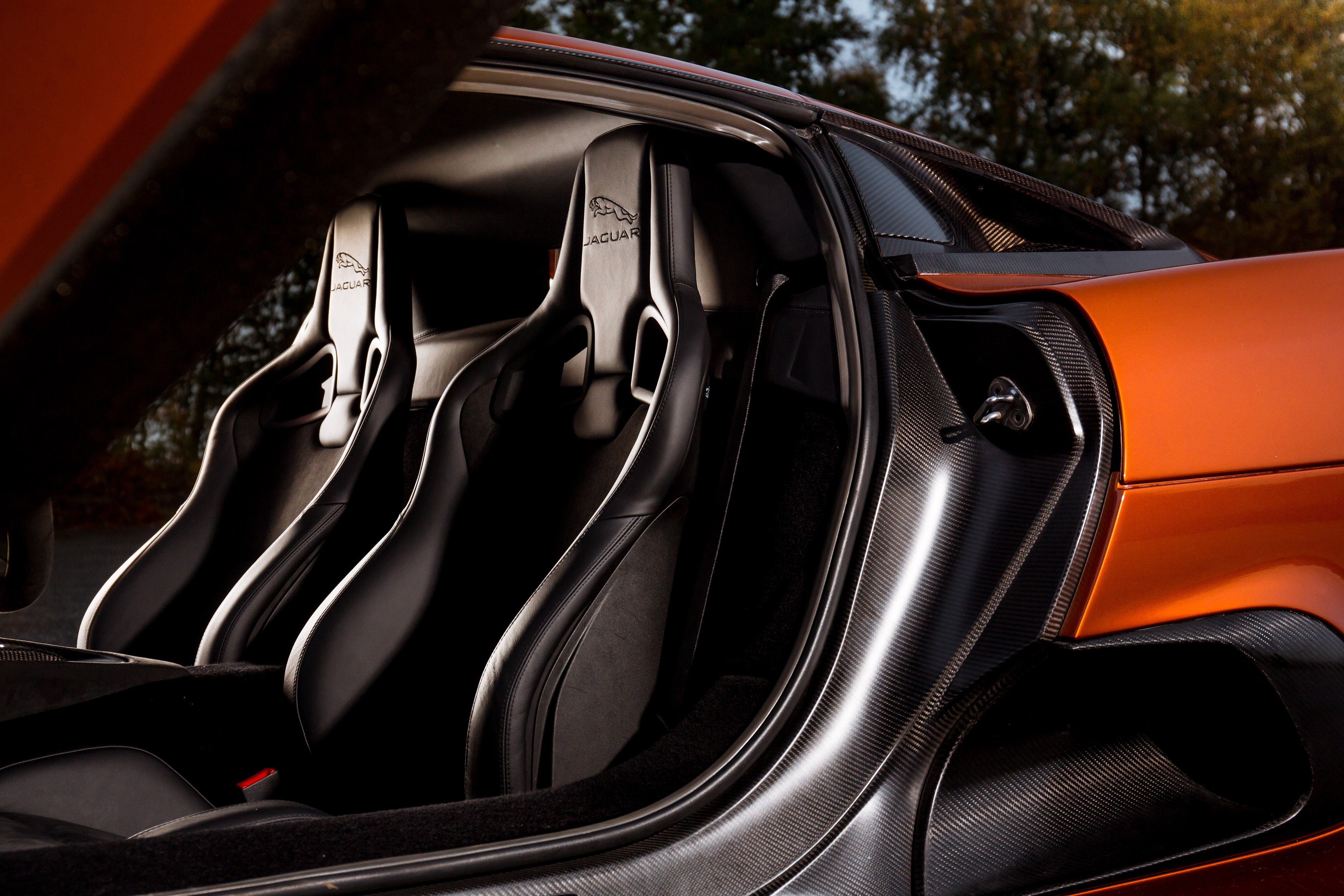 Jaguar C-X75 cua James Bond anh 27