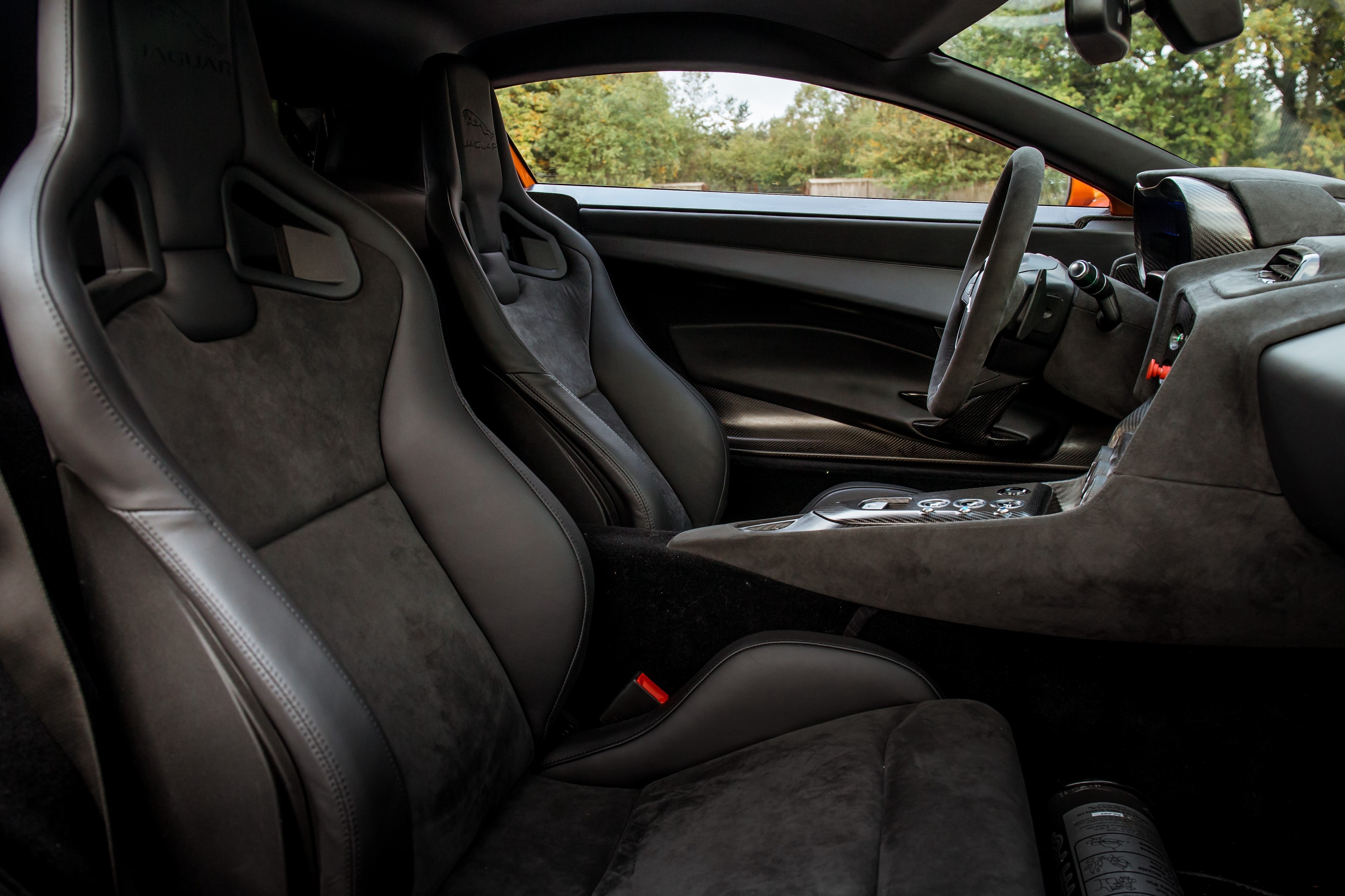 Jaguar C-X75 cua James Bond anh 28