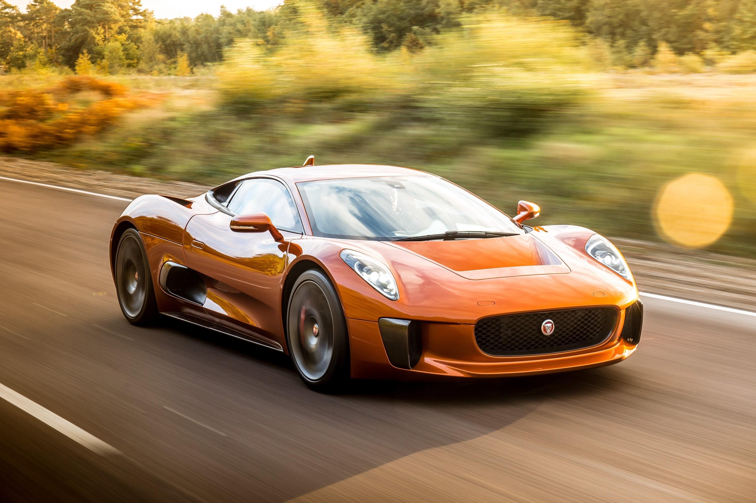 Sieu xe Jaguar C-X75 trong phim James Bond gia 1,2 trieu USD hinh anh