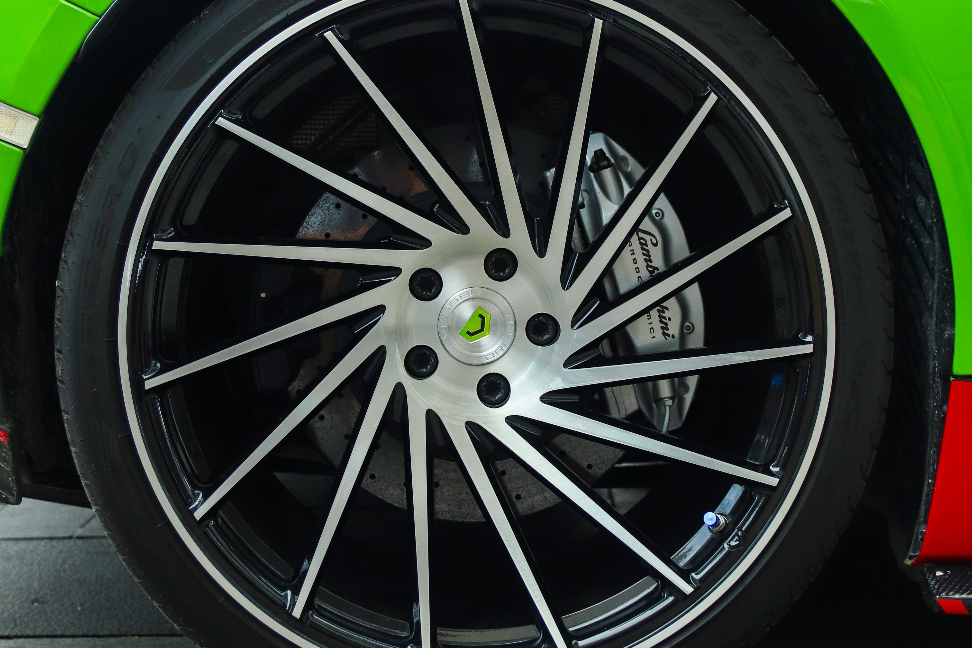 Lamborghini Huracan do RevoZport anh 7