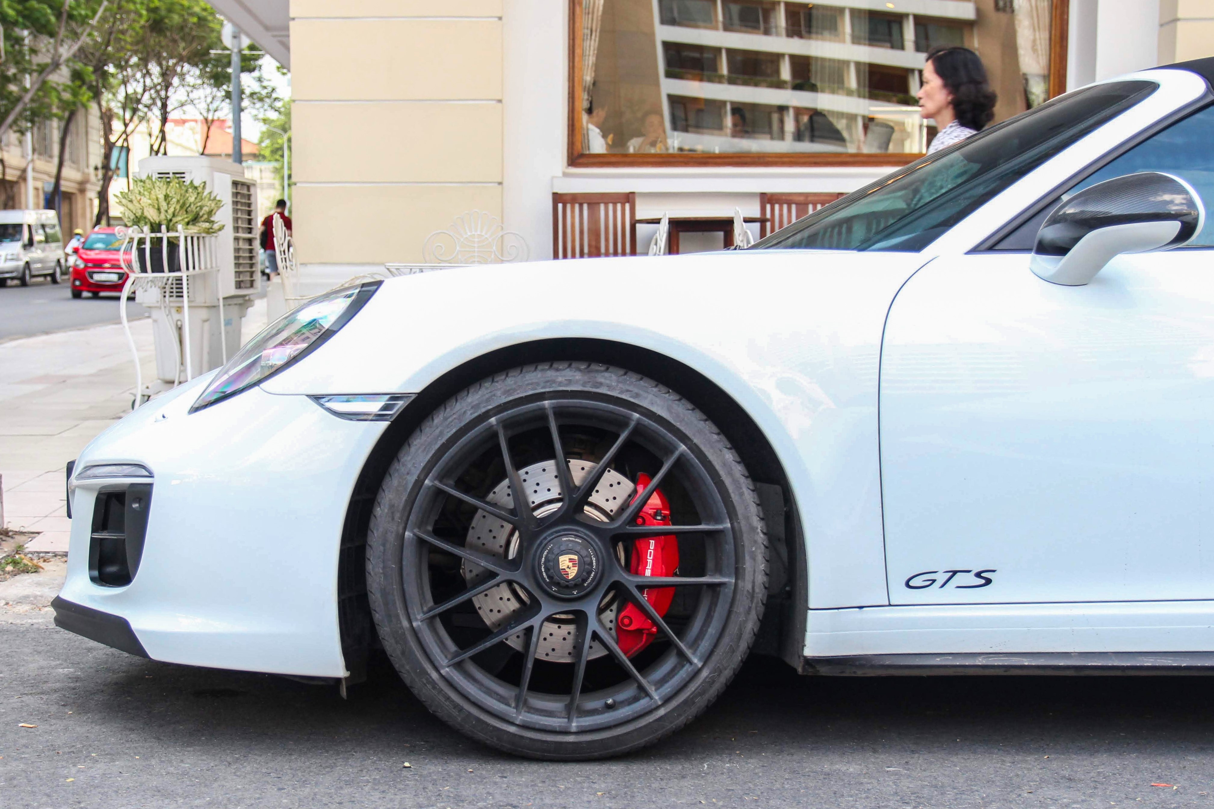 Porsche 911 Targa 4 GTS doc nhat Viet Nam anh 5