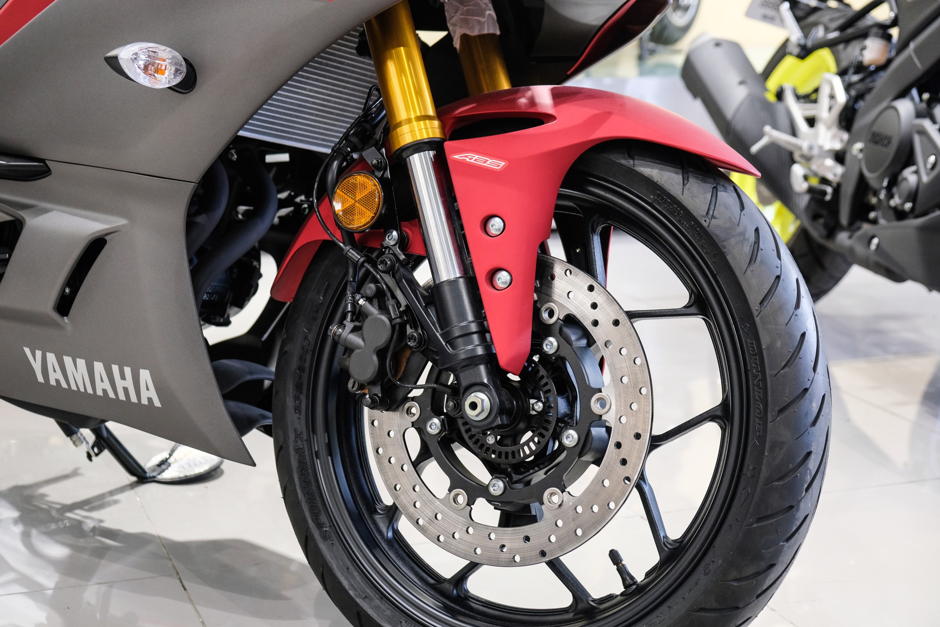 Yamaha YZF-R3 gia 120 trieu tai Philippines anh 5