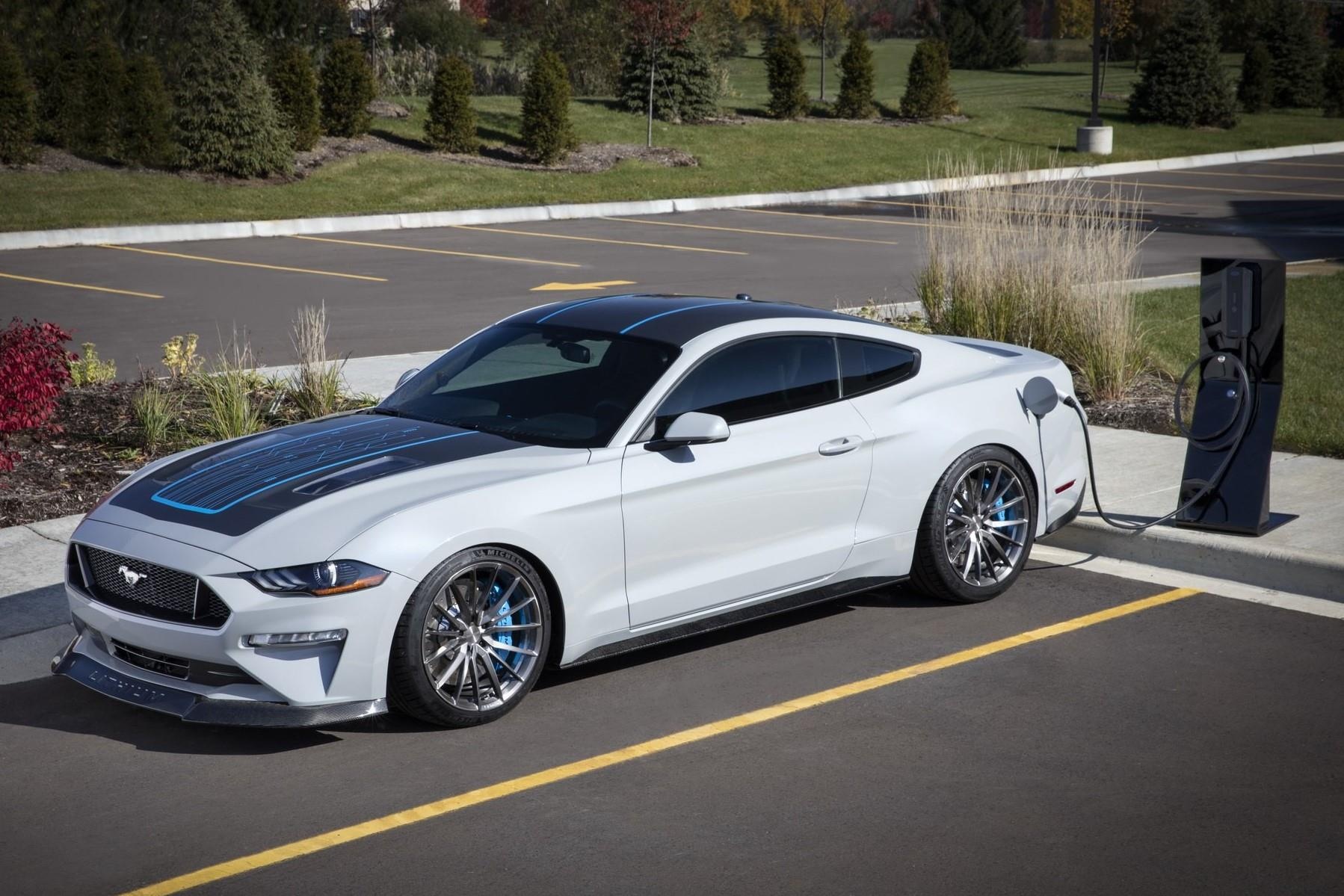 Ford ra mat Mustang chay dien voi mo-men xoan 1.355 Nm hinh anh