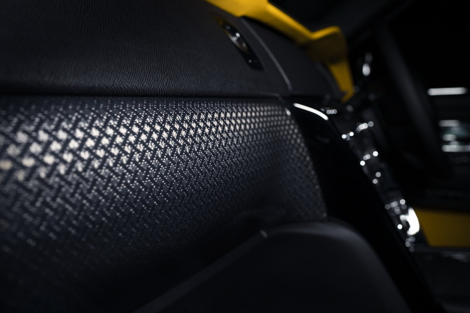 Rolls-Royce Cullinan Black Badge anh 17