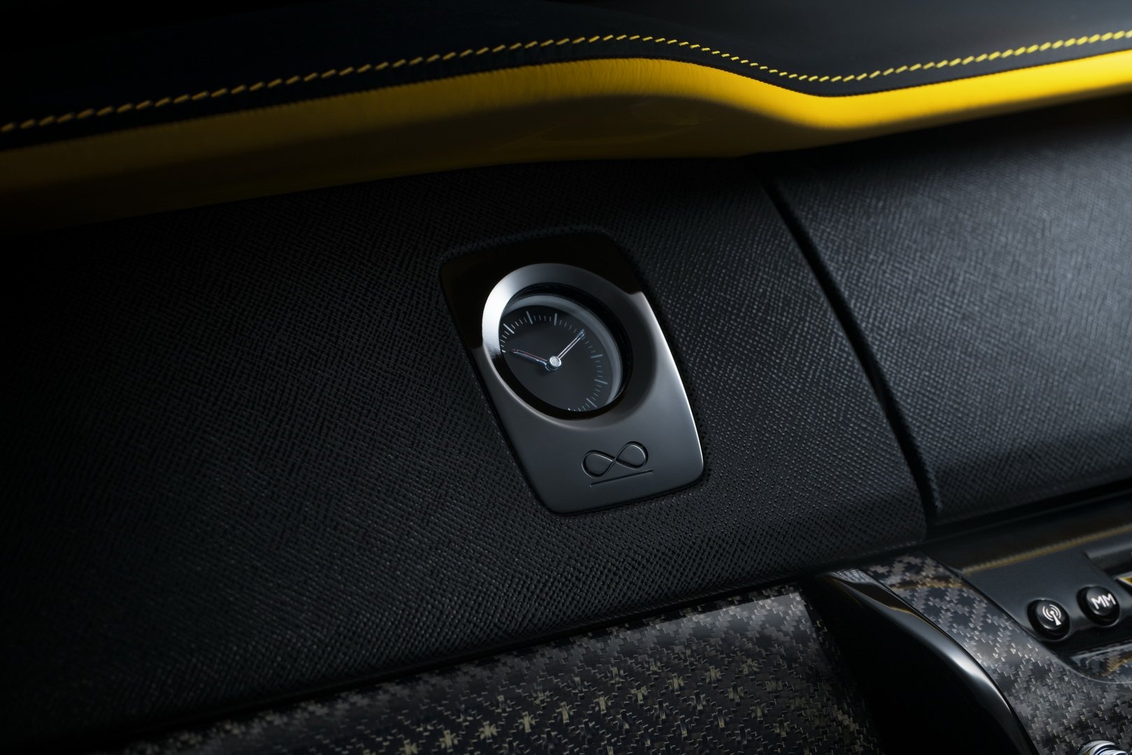 Rolls-Royce Cullinan Black Badge anh 23