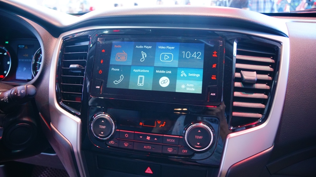 Mitsubishi Triton moi ra mat Viet Nam anh 10