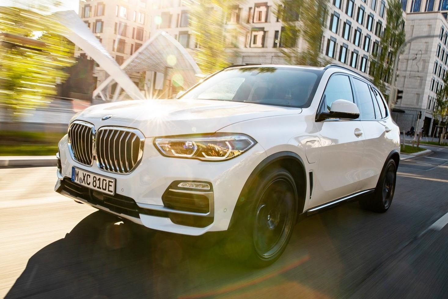 BMW X5 xDrive45e - SUV manh 388 ma luc, ton 1,2 lit cho 100 km hinh anh