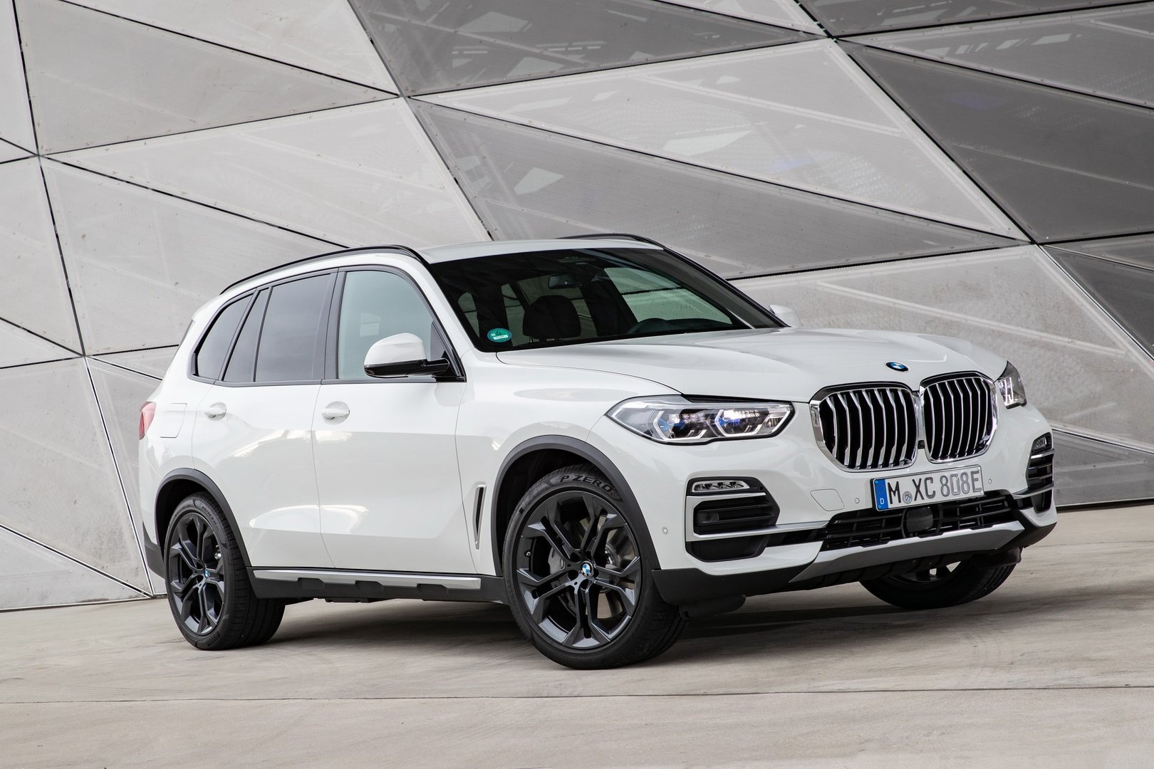 BMW X5 xDrive45e Hybrid anh 4