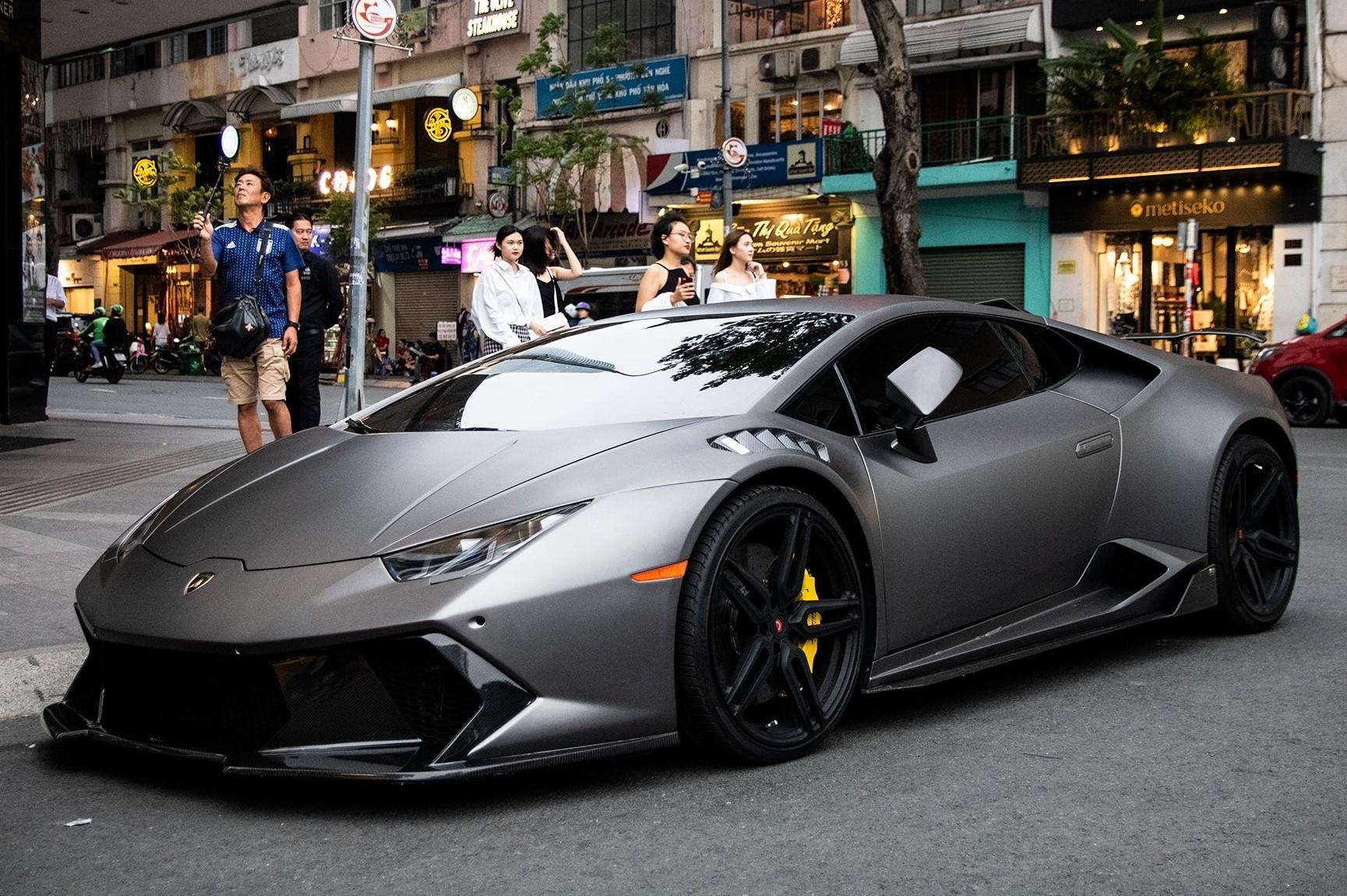 Lamborghini Huracan phong cach sieu xe trieu do Reventon tai TP.HCM hinh anh