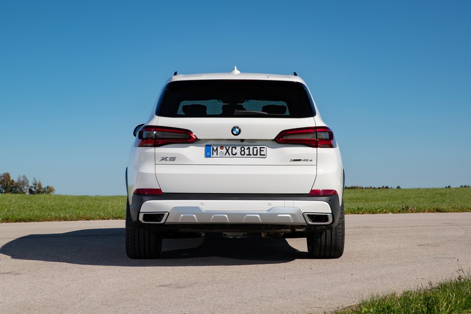 BMW X5 xDrive45e Hybrid anh 9