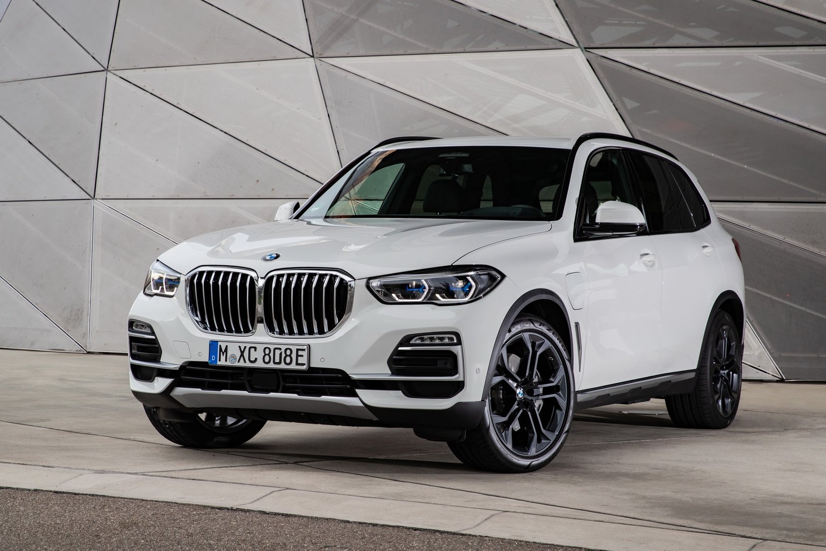 BMW X5 xDrive45e Hybrid anh 7