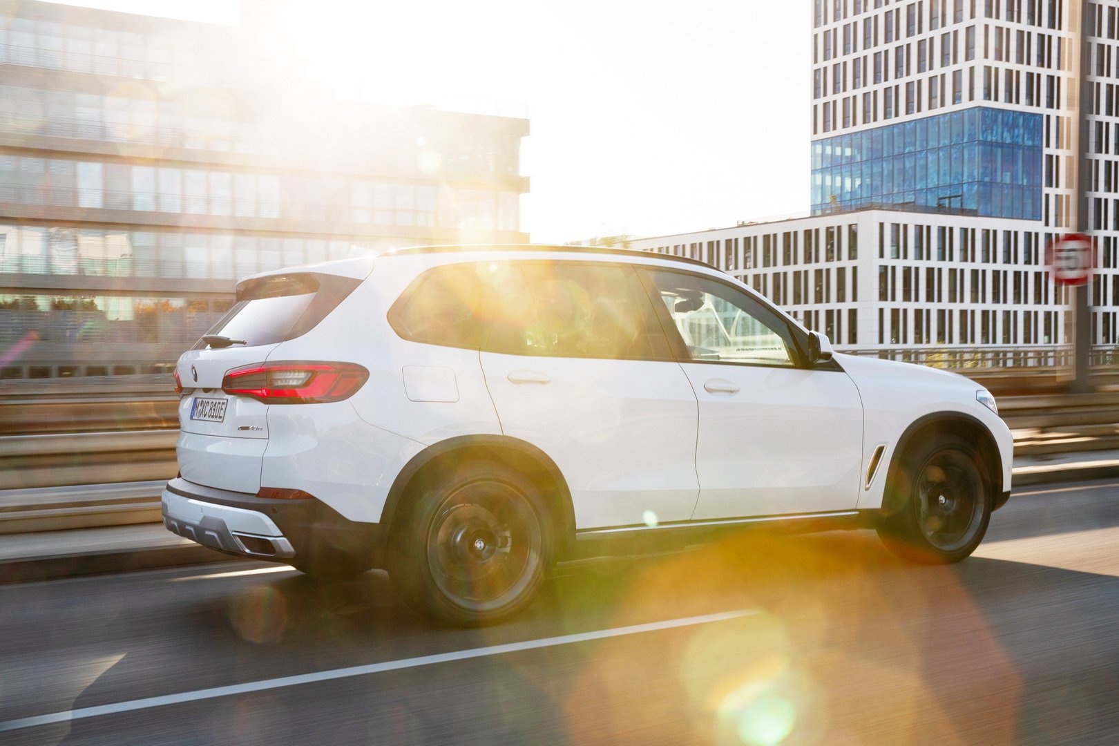 BMW X5 xDrive45e Hybrid anh 10