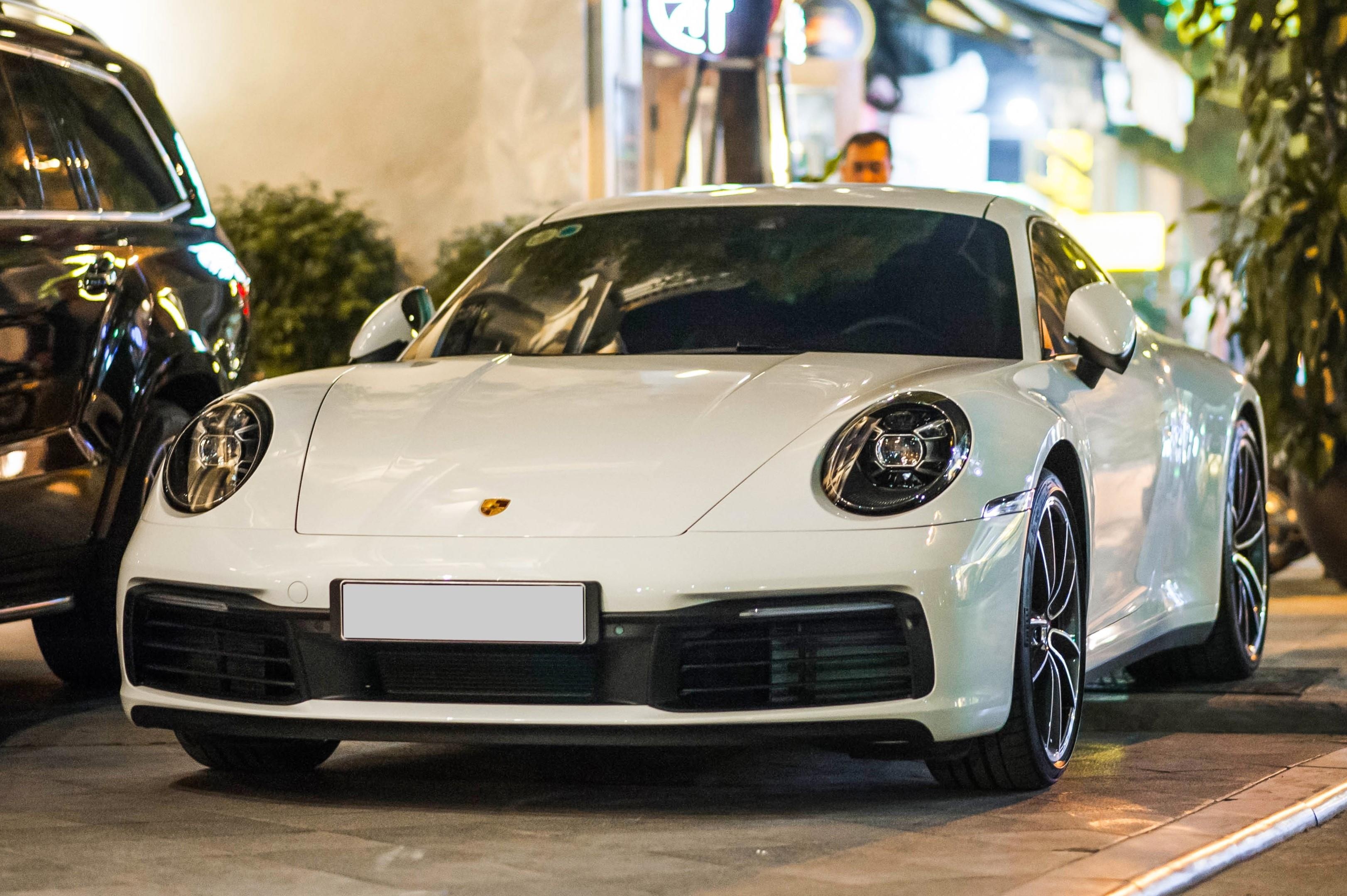 Vo chong Cuong Do La phuot xuyen Viet voi xe moi hinh anh