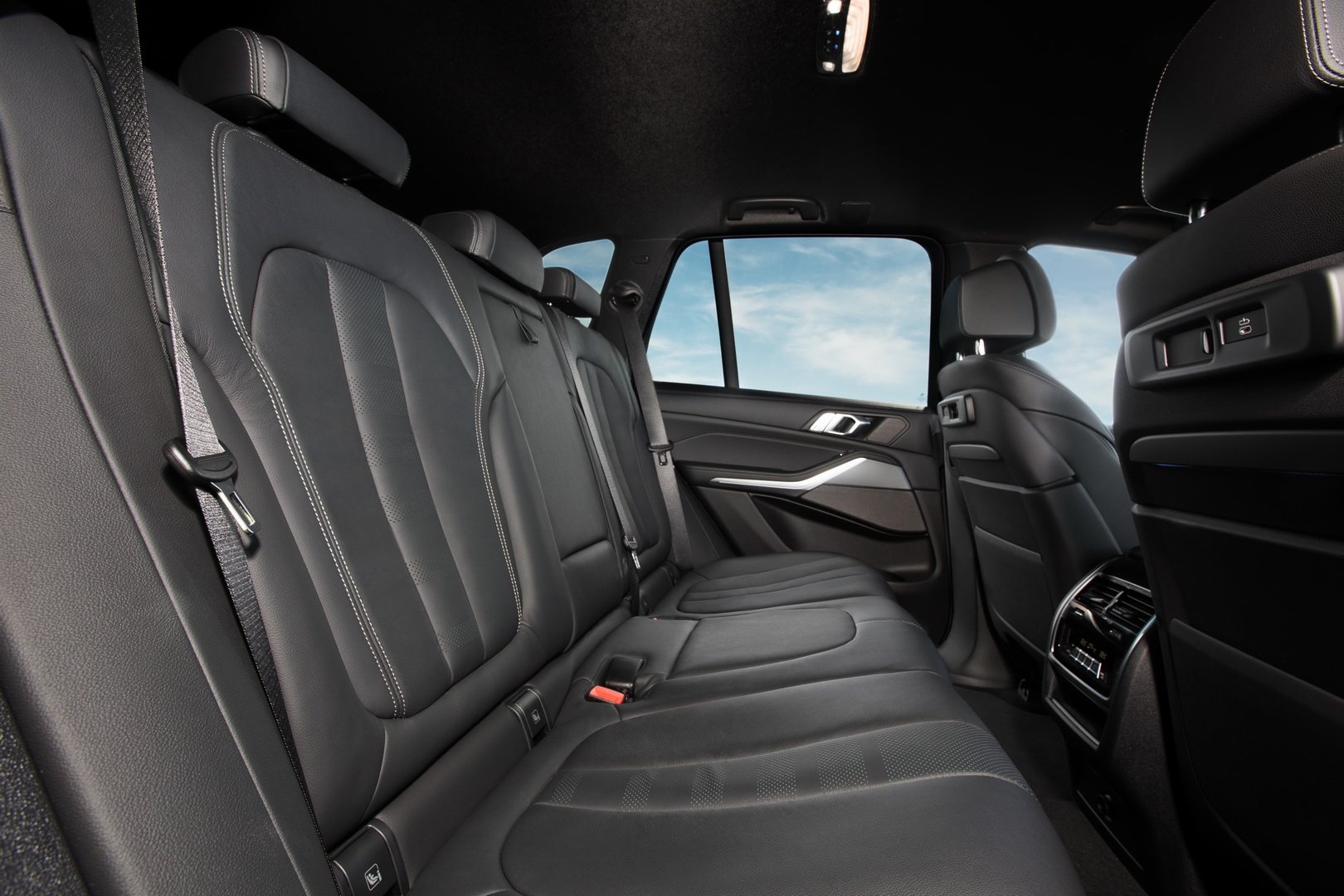 BMW X5 xDrive45e Hybrid anh 24