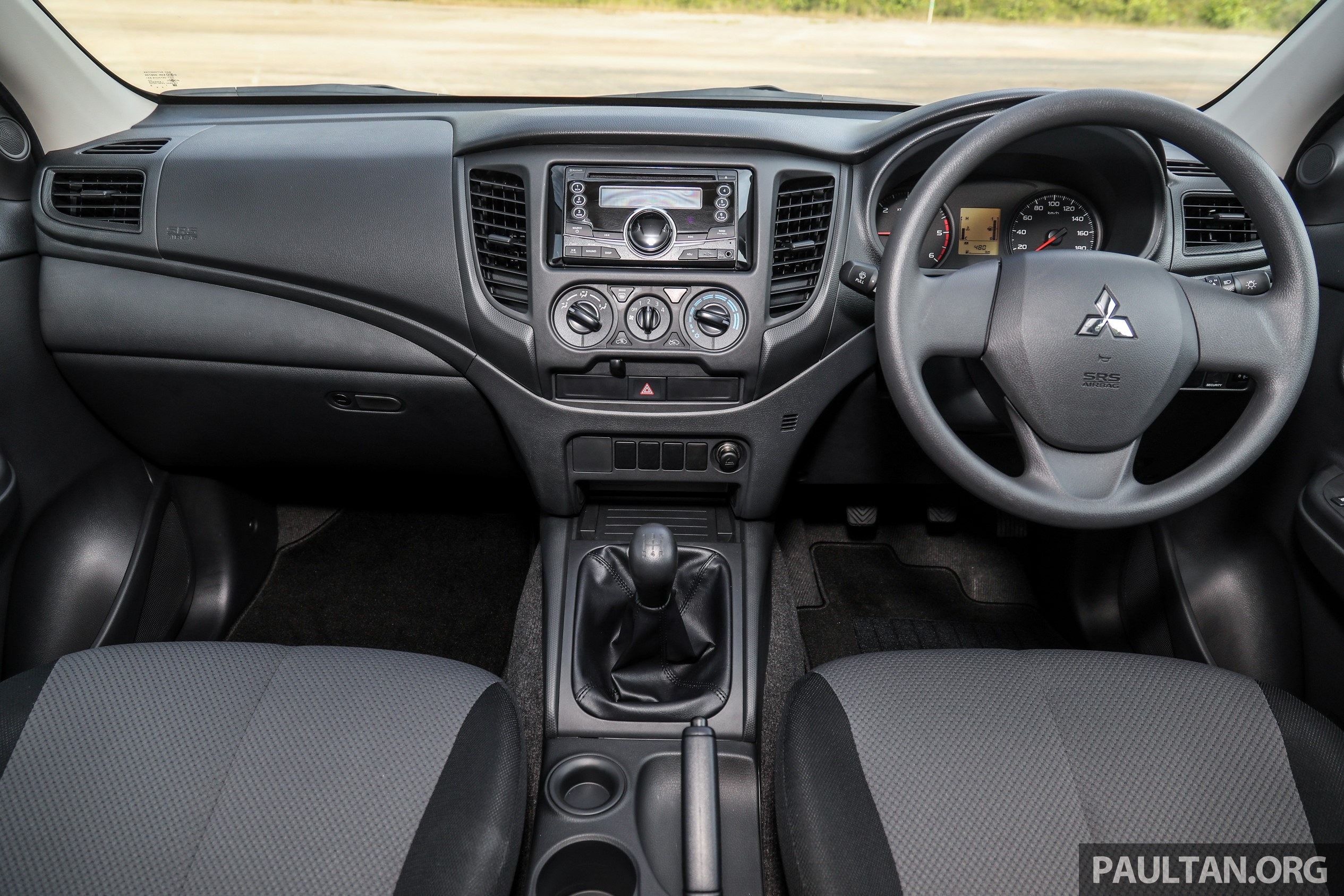 Mitsubishi ra mat Triton gam thap anh 6