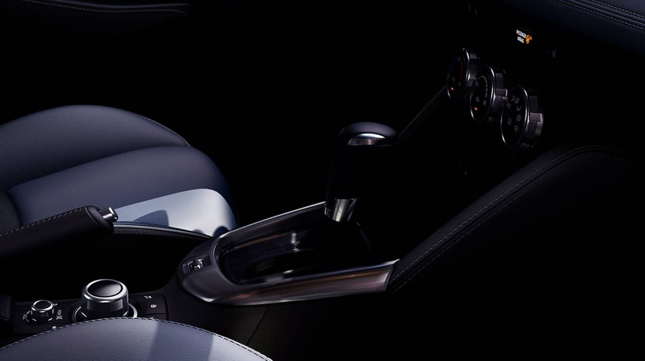 Mazda2 ban nang cap ra mat anh 7