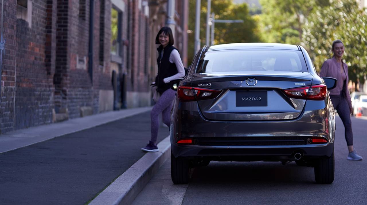 Mazda2 ban nang cap ra mat anh 8