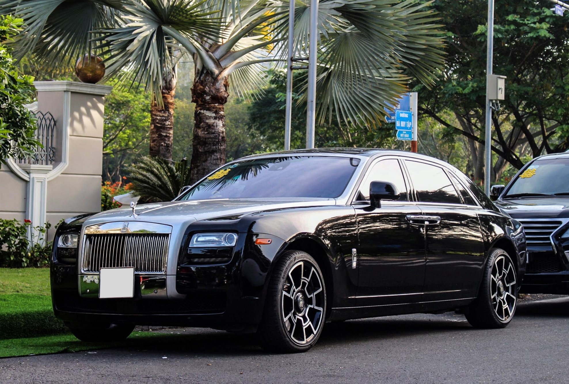 Can canh dan xe sieu sang trong le cuoi Bao Thy anh 8