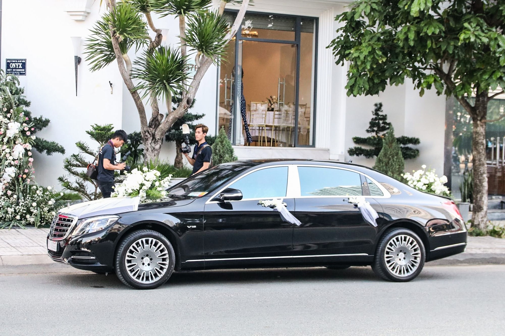 Can canh dan xe sieu sang trong le cuoi Bao Thy anh 3