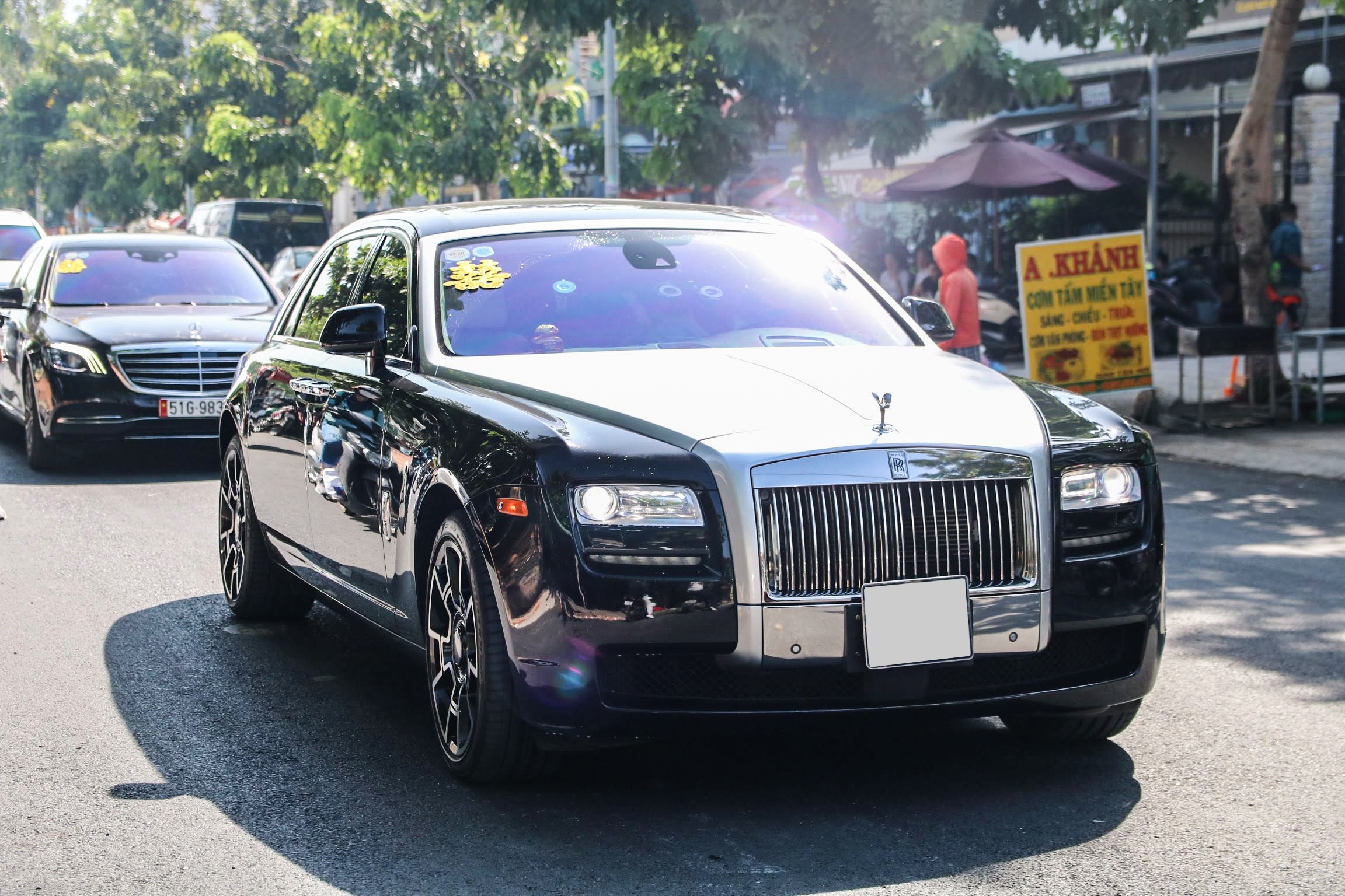 Can canh dan xe sieu sang trong le cuoi Bao Thy anh 9