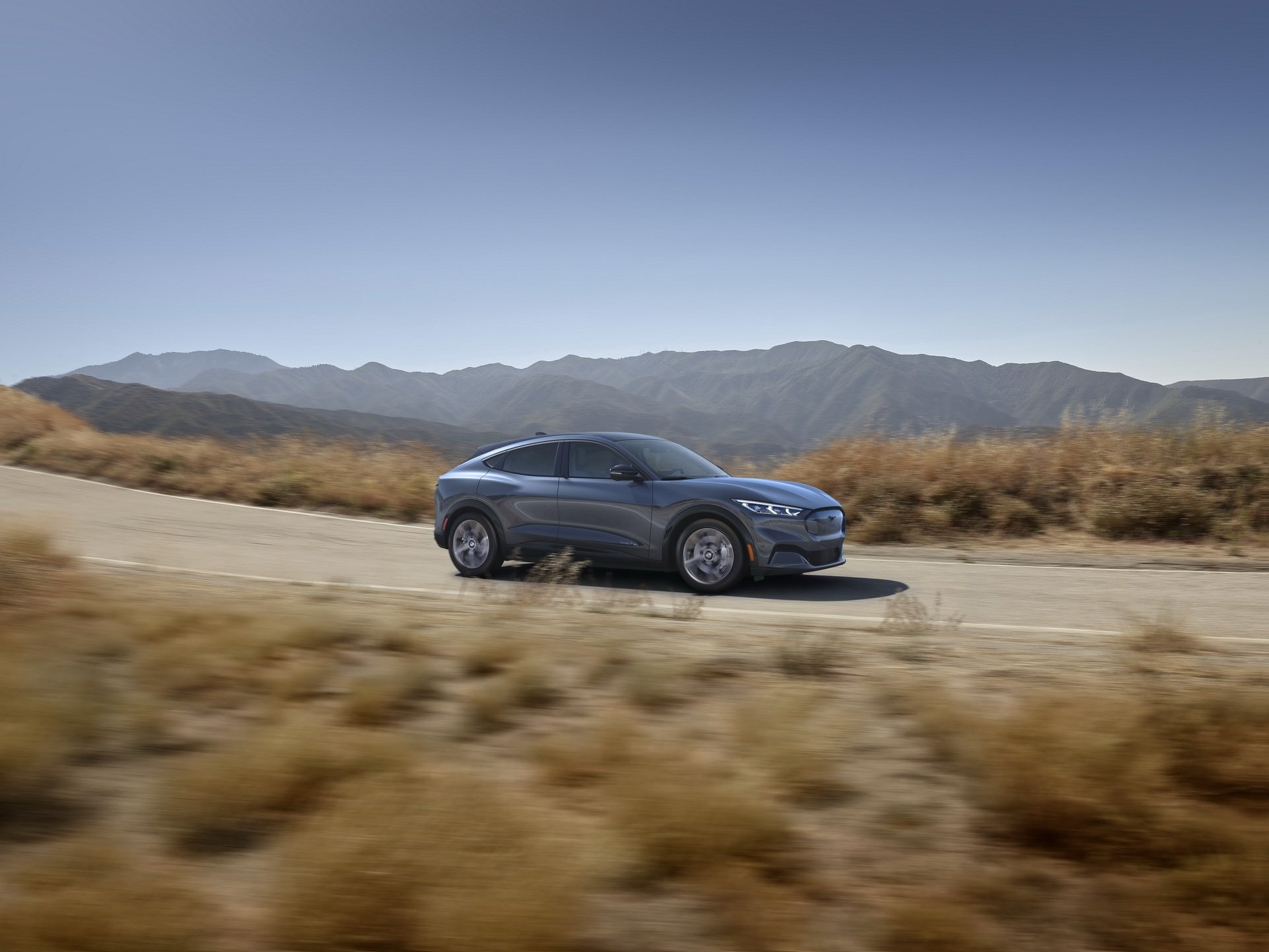 Ford Mustang Mach E SUV ra mat anh 2