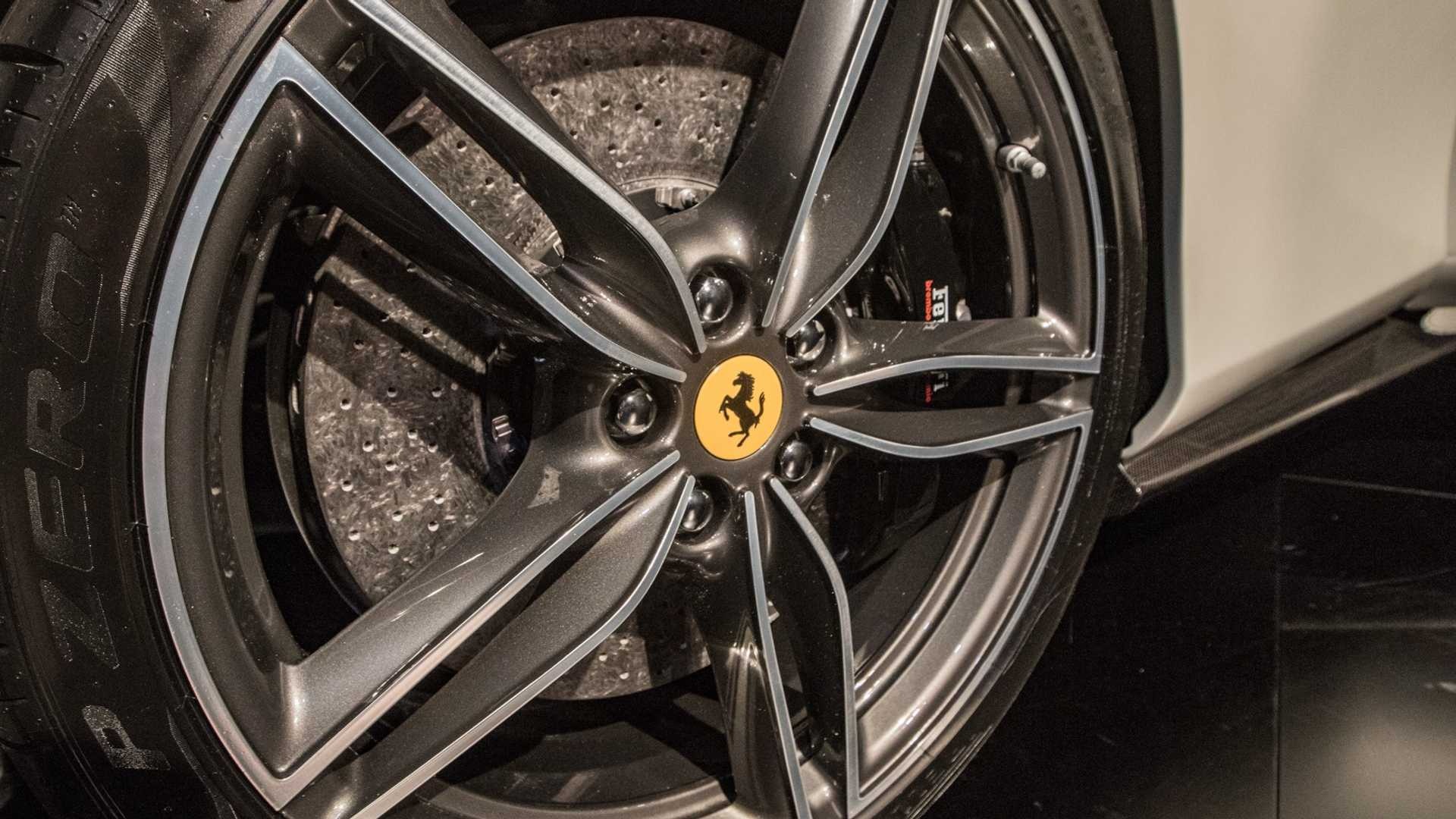 Chi tiet Ferrari Roma anh 11