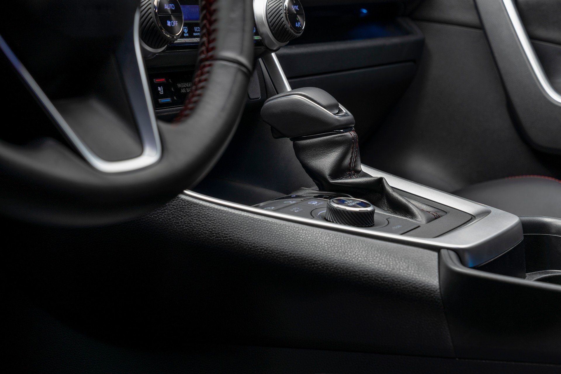 Toyota RAV4 ra mat anh 24