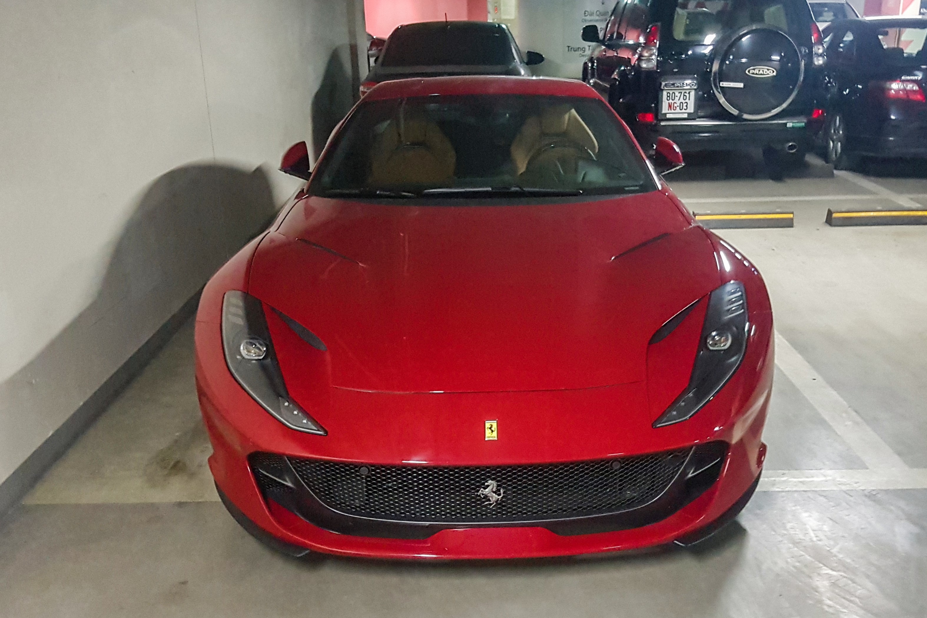 Cận cảnh Ferrari 812 Superfast ảnh 9 Can canh Ferrari 812 Superfast anh 9