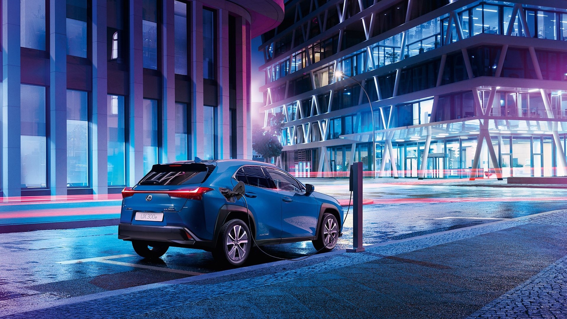 Lexus UX 300e ra mat anh 2