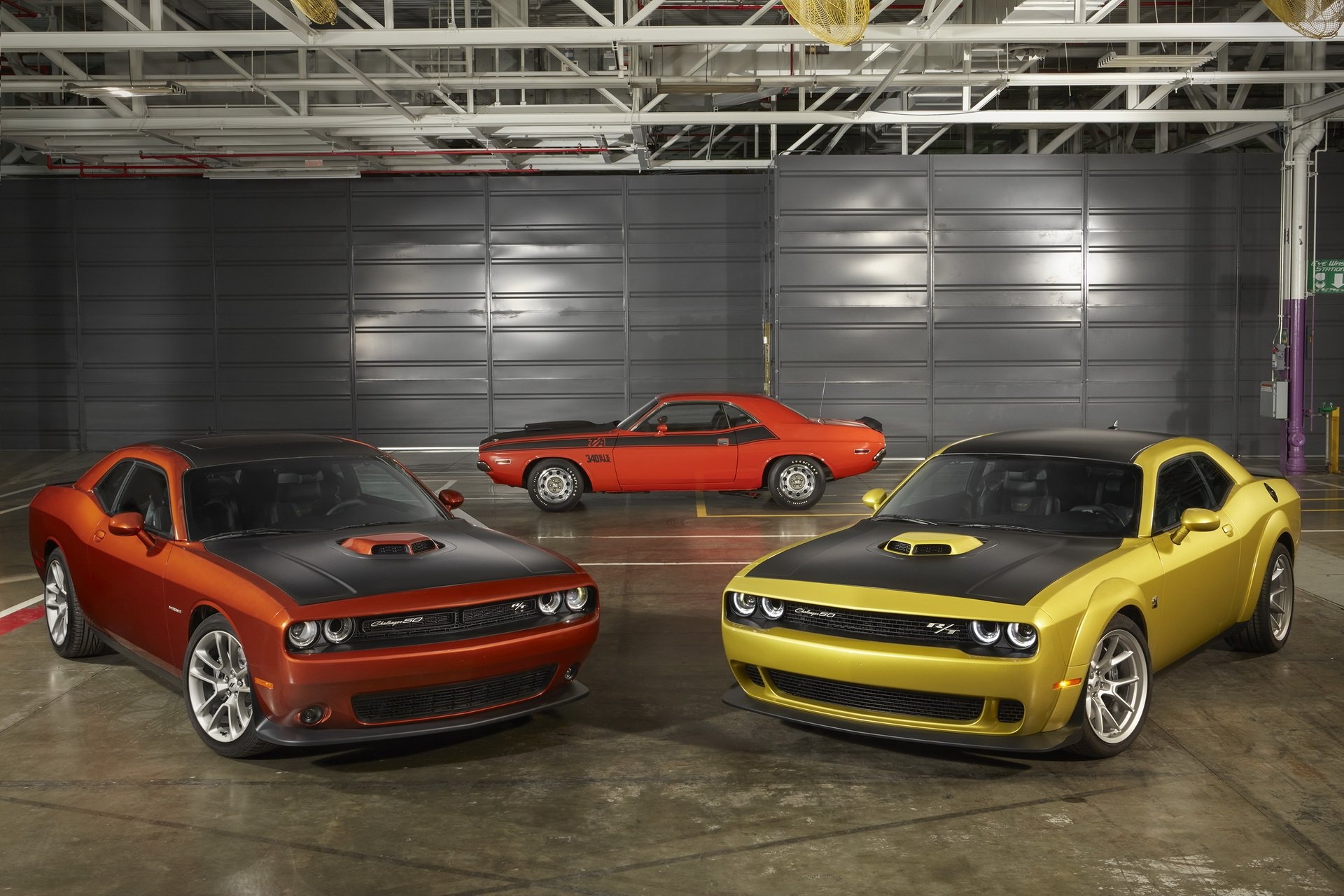 Dodge Challenger phien ban ky niem anh 1