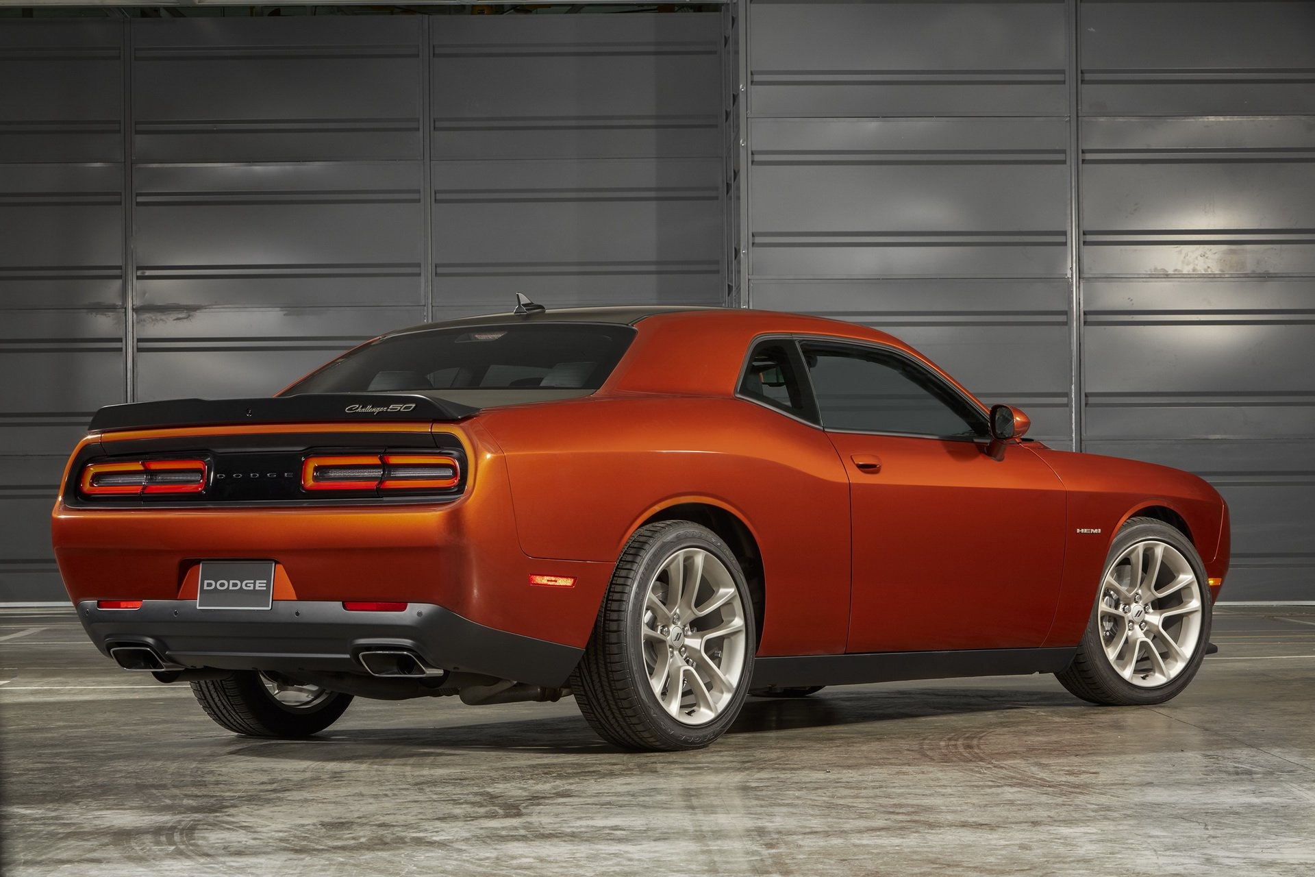 Dodge Challenger phien ban ky niem anh 3