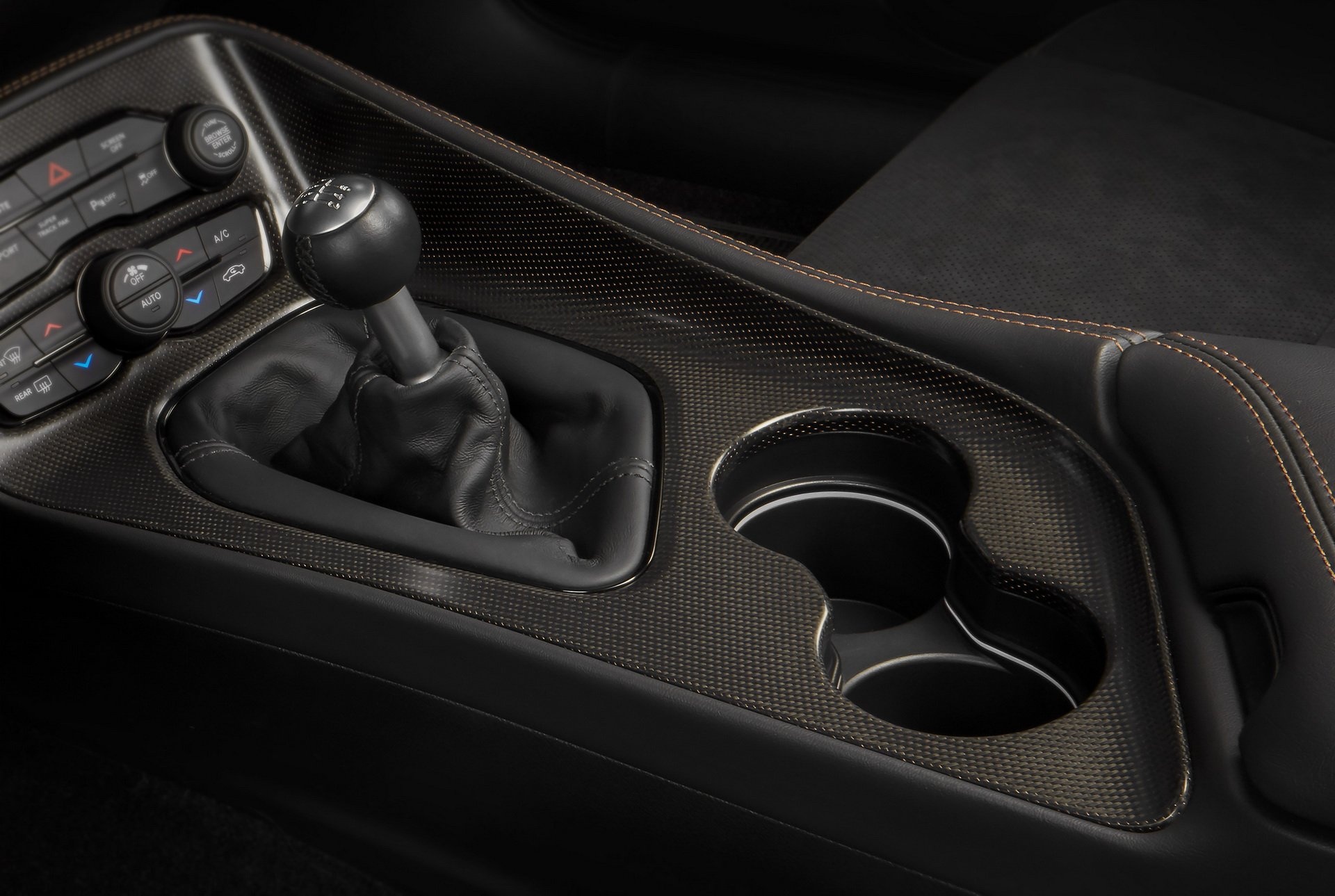 Dodge Challenger phien ban ky niem anh 10