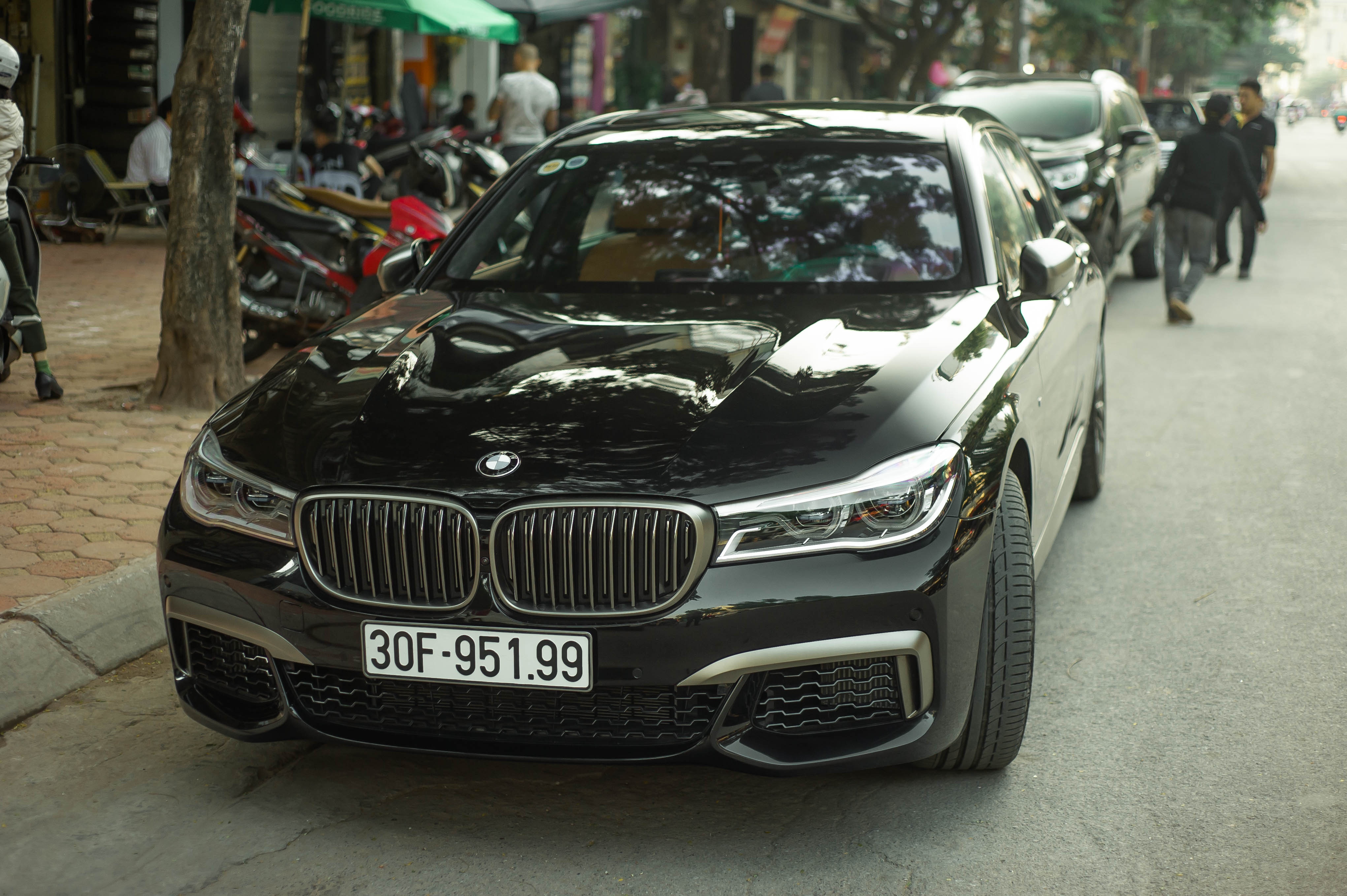 BMW M760Li doc nhat Viet Nam anh 1