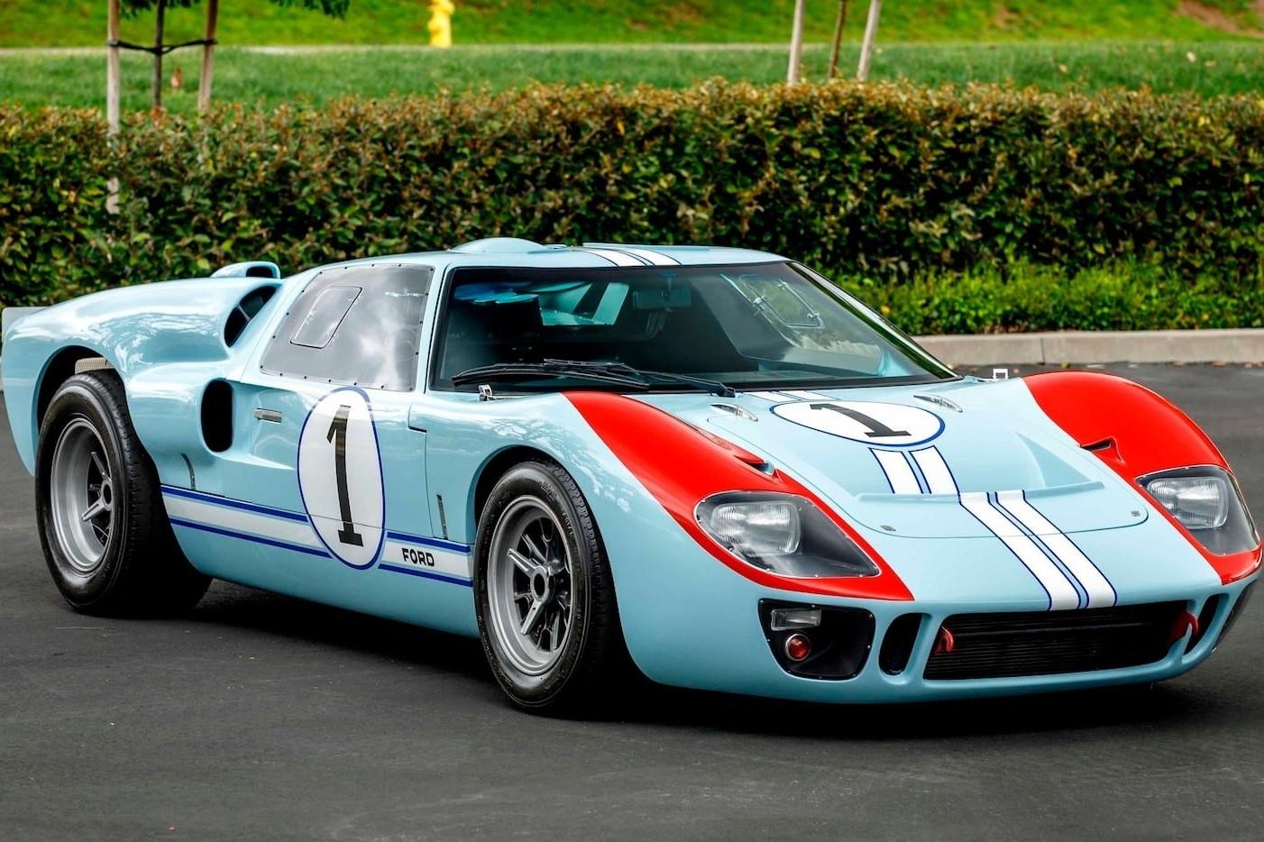 Ban sao sieu xe 10 trieu USD duoc ban dau gia hinh anh