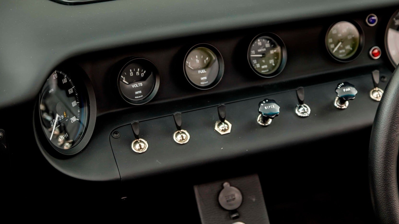 Ban sao Ford GT40 duoc dau gia anh 7