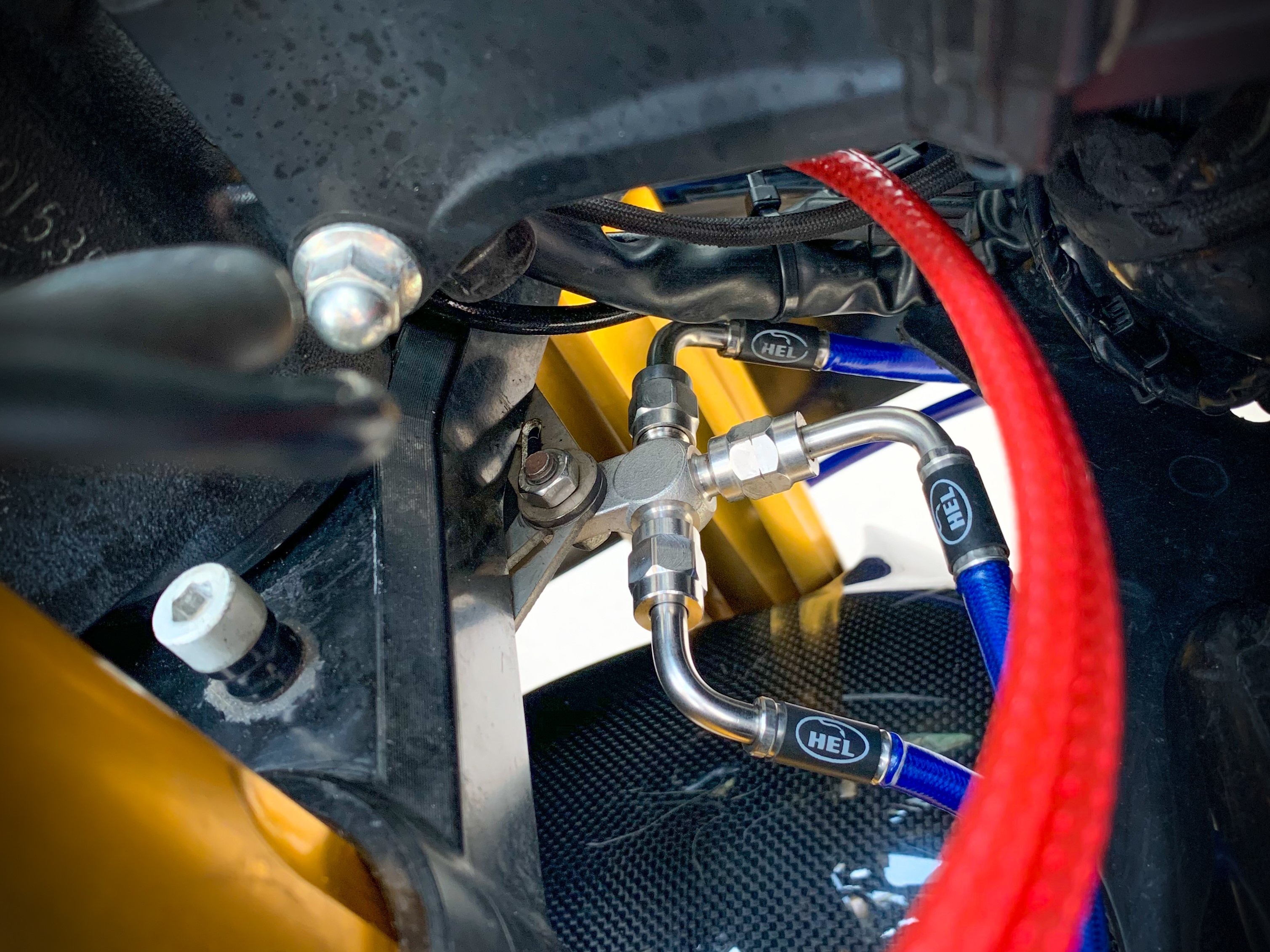 Suzuki GSX-R750 do nua ty dong anh 9