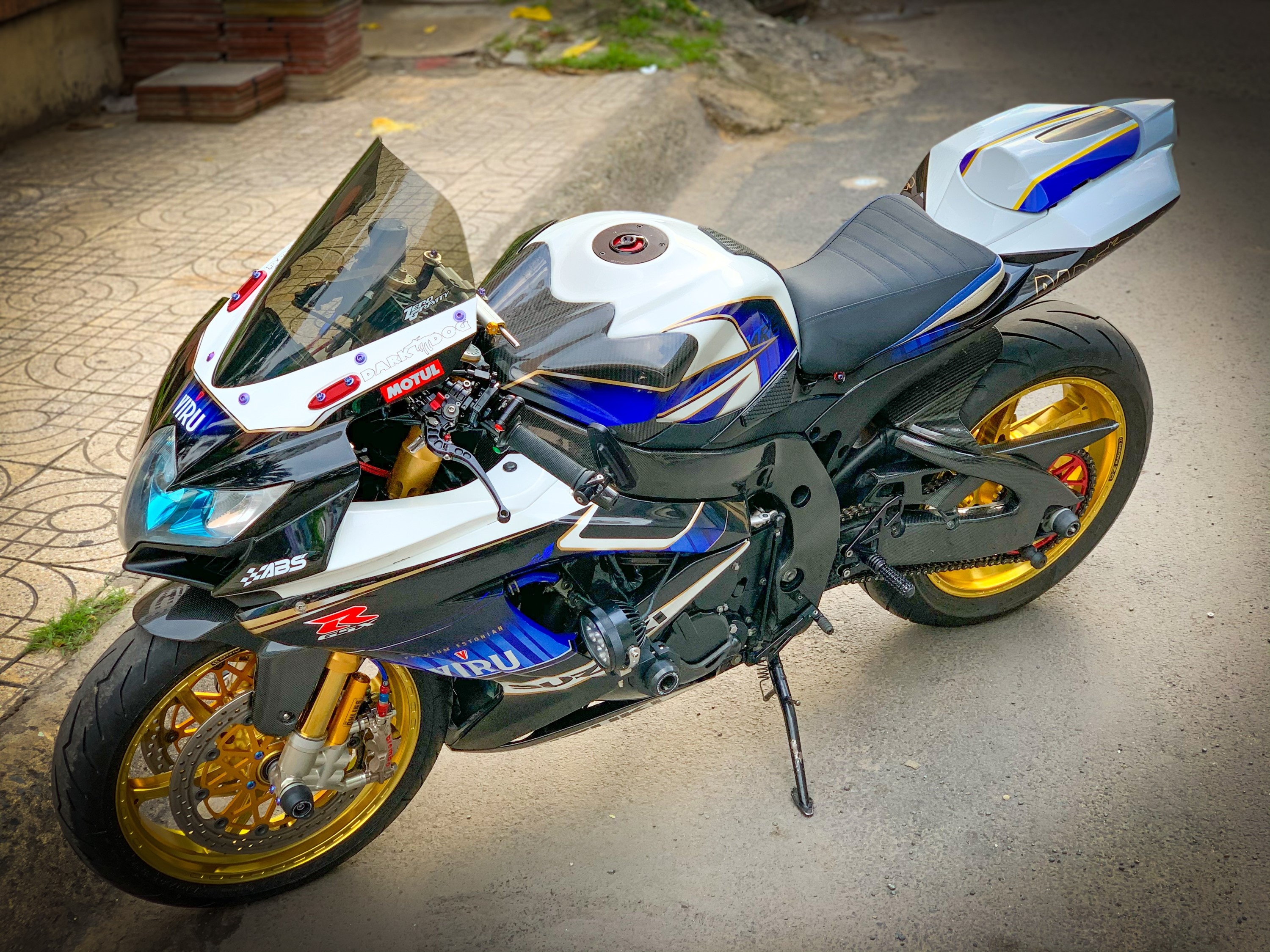 Suzuki GSX-R750 voi goi do nua ty dong tai TP.HCM hinh anh