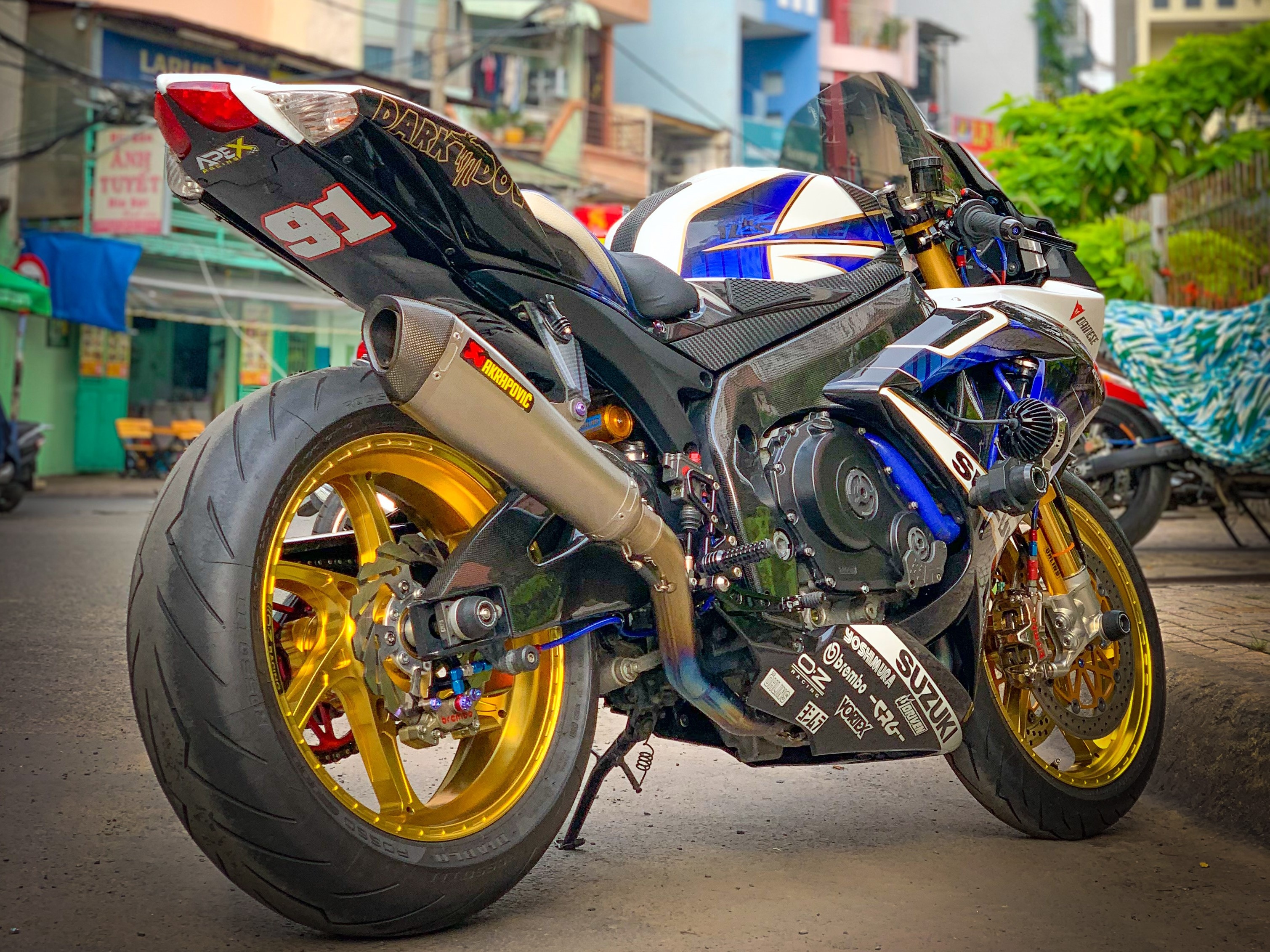 Suzuki GSX-R750 do nua ty dong anh 12