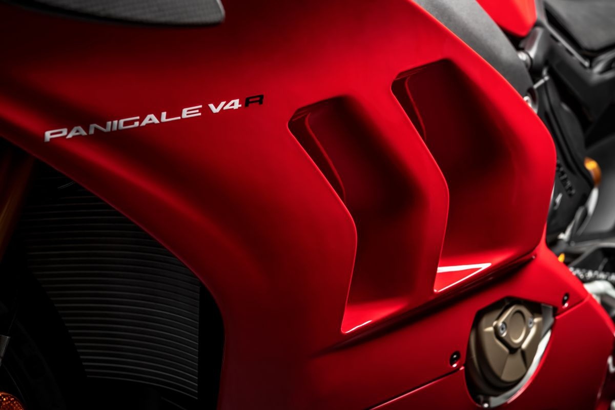 Ducati Panigale V4 R gia nhập lực lượng cảnh sát Abu Dhabi ảnh 7 Ducati Panigale V4 R gia nhap luc luong canh sat Abu Dhabi anh 7