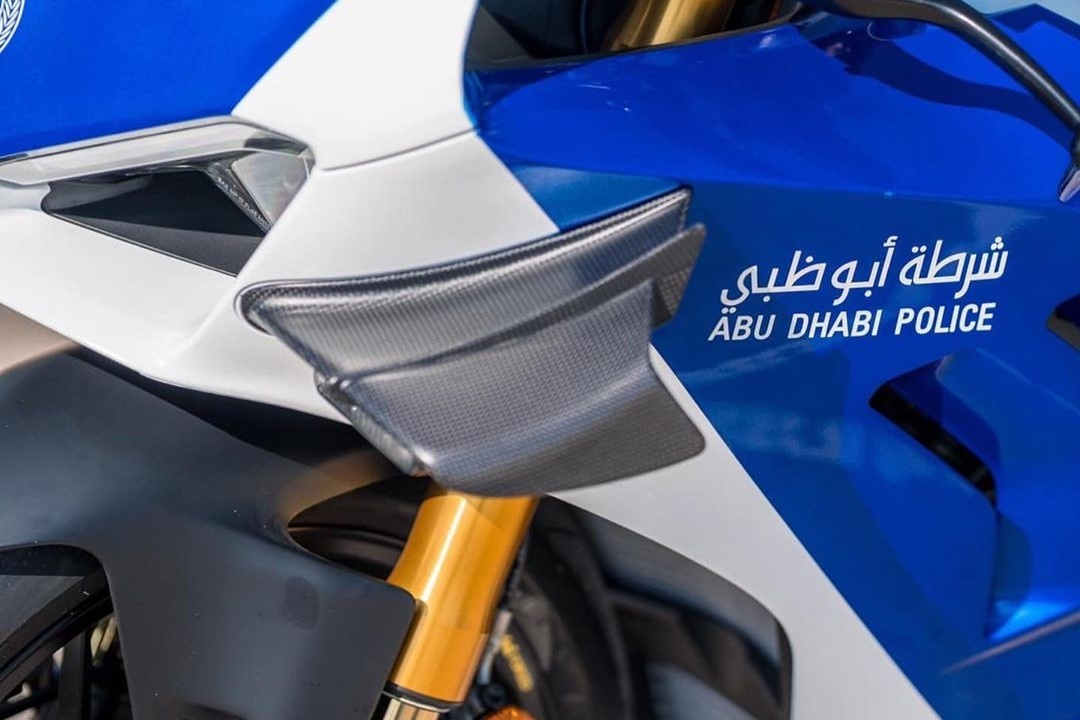 Ducati Panigale V4 R gia nhập lực lượng cảnh sát Abu Dhabi ảnh 4 Ducati Panigale V4 R gia nhap luc luong canh sat Abu Dhabi anh 4