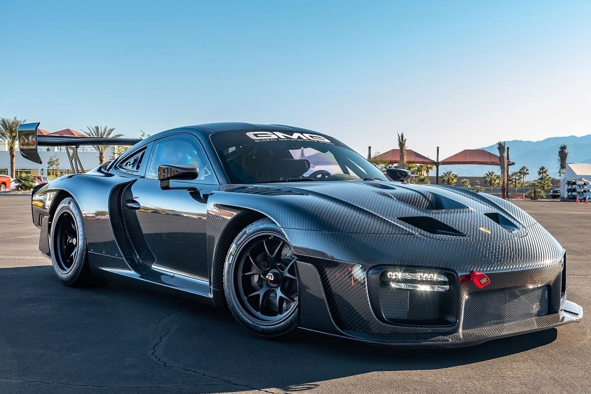 Chiec Porsche 935 Clubsport dac biet voi than xe lam bang carbon hinh anh