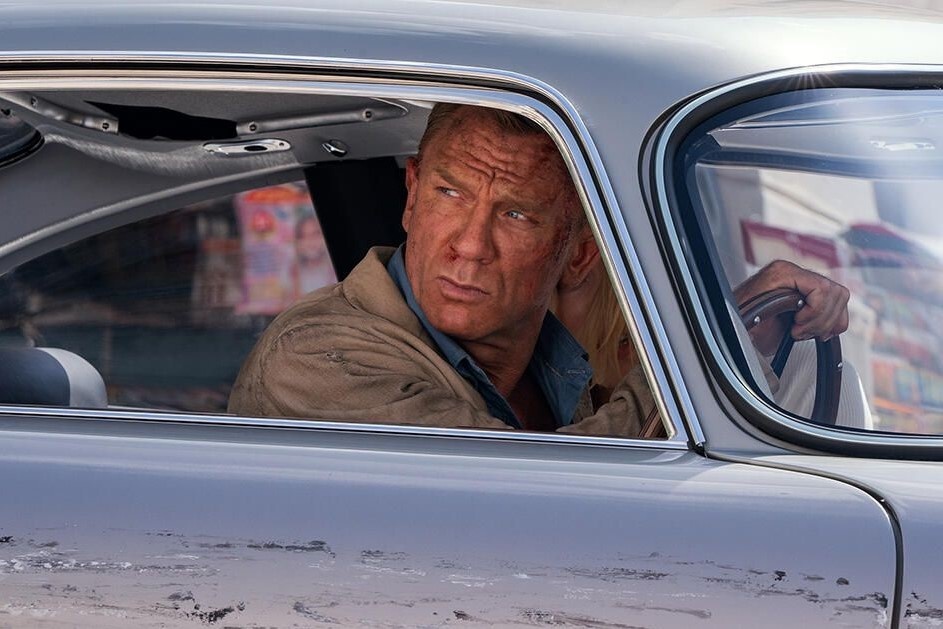 Hang loat mau xe dinh dam xuat hien trong trailer phim James Bond moi hinh anh