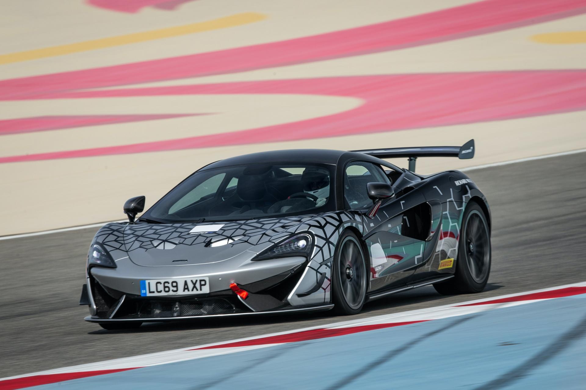McLaren 620R ra mat anh 11